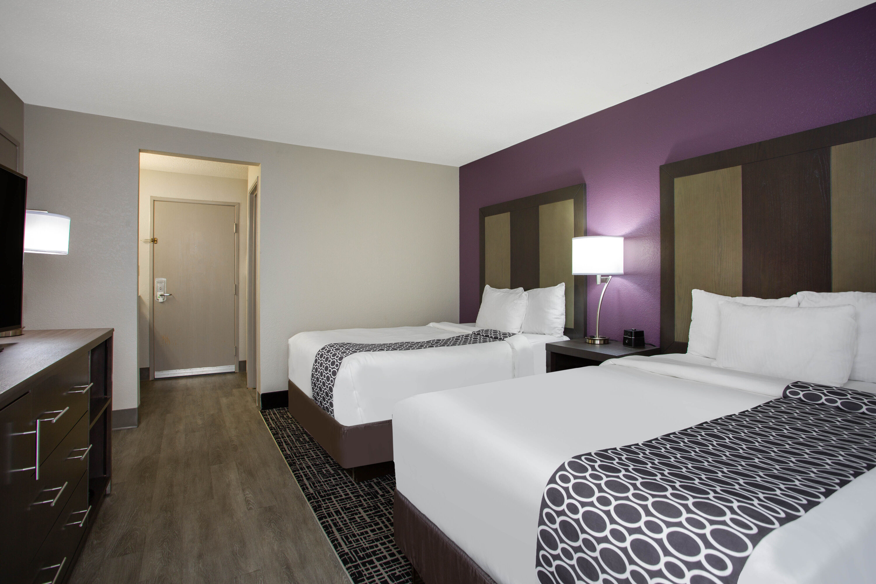 Guest room at the La Quinta Inn & Suites by Wyndham Roanoke Salem in Salem, Virginia