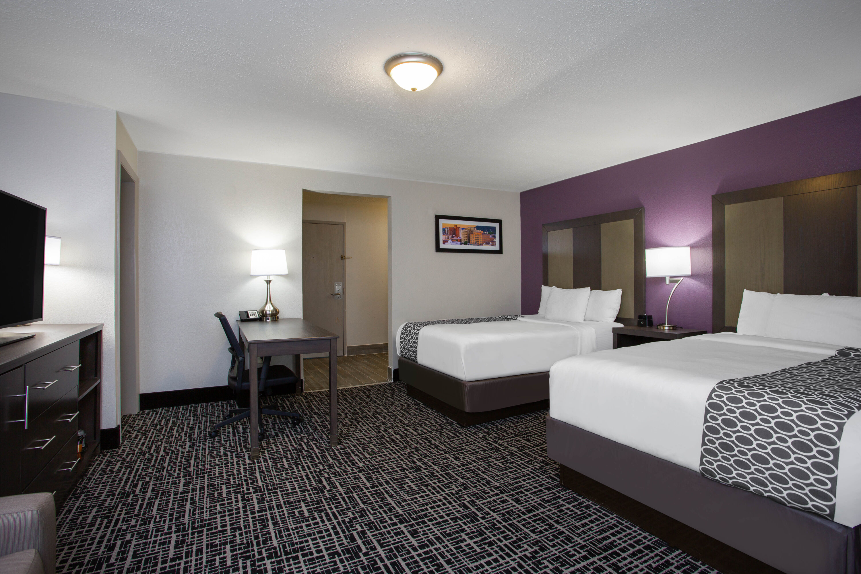 La Quinta Inn & Suites by Wyndham Roanoke Salem suite in Salem, Virginia