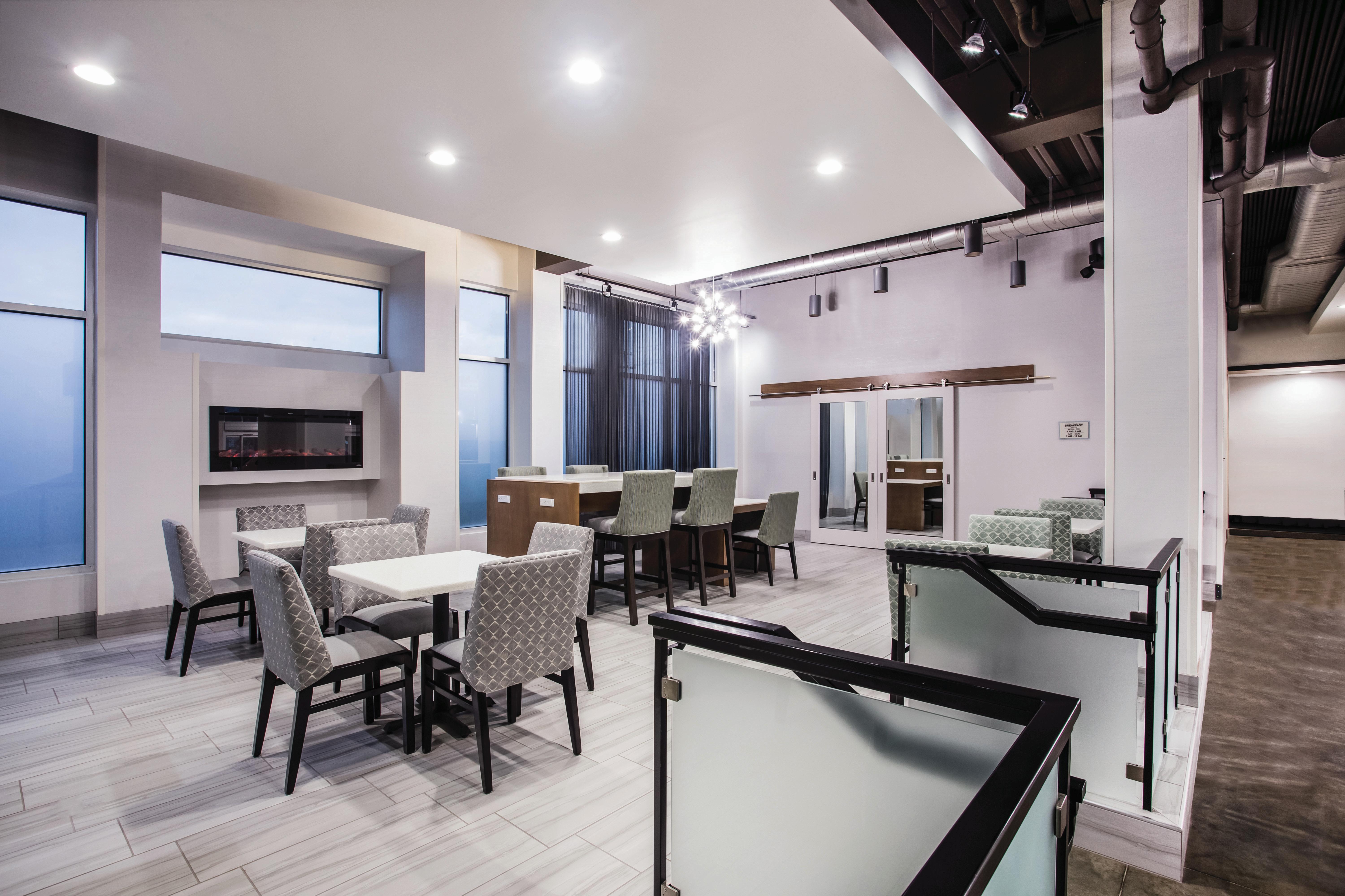 La Quinta Inn & Suites by Wyndham Winchester Winchester, VA Hotels