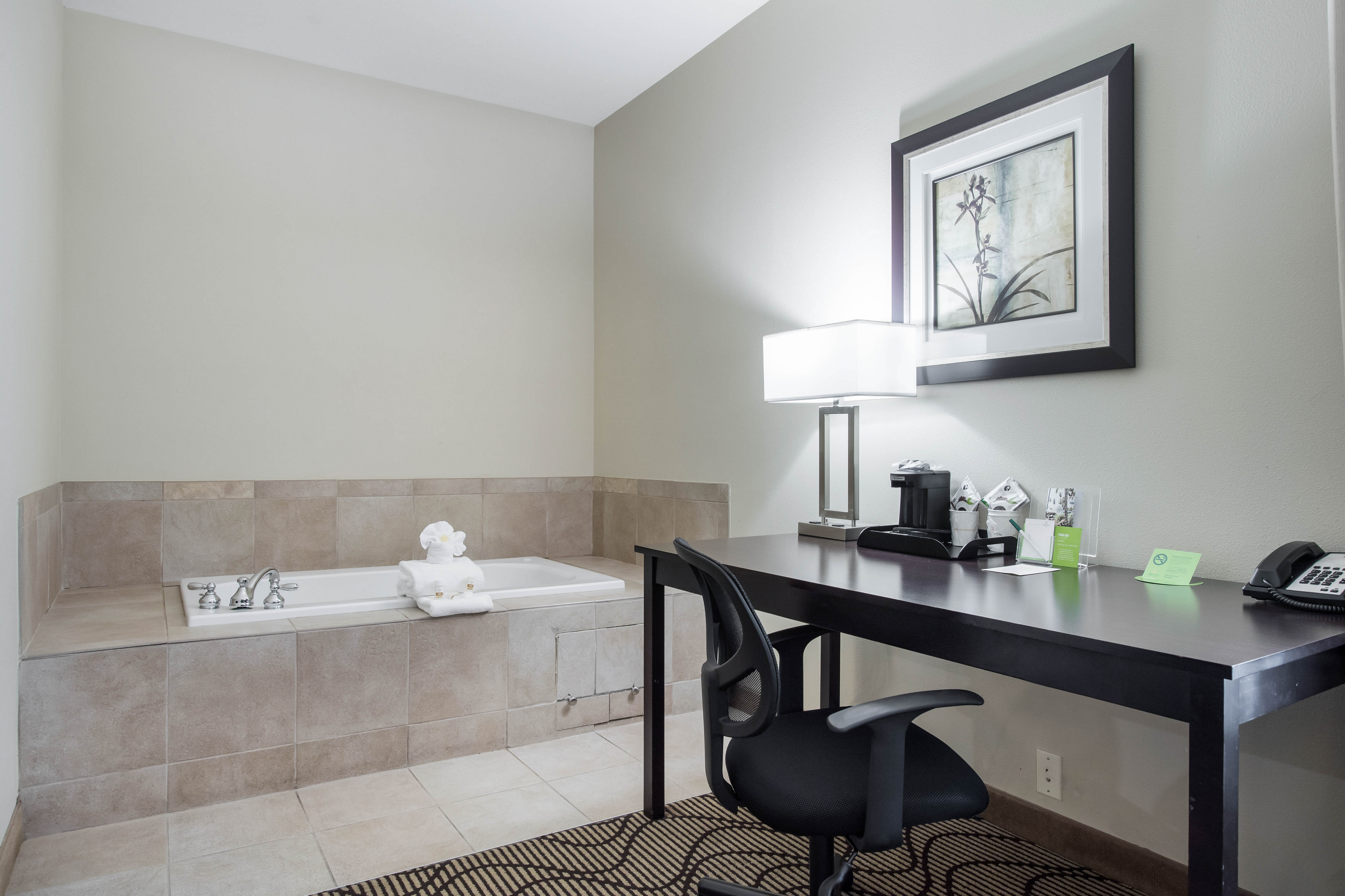 Quinta Inn Suites Wyndham Auburn Auburn  Hotels