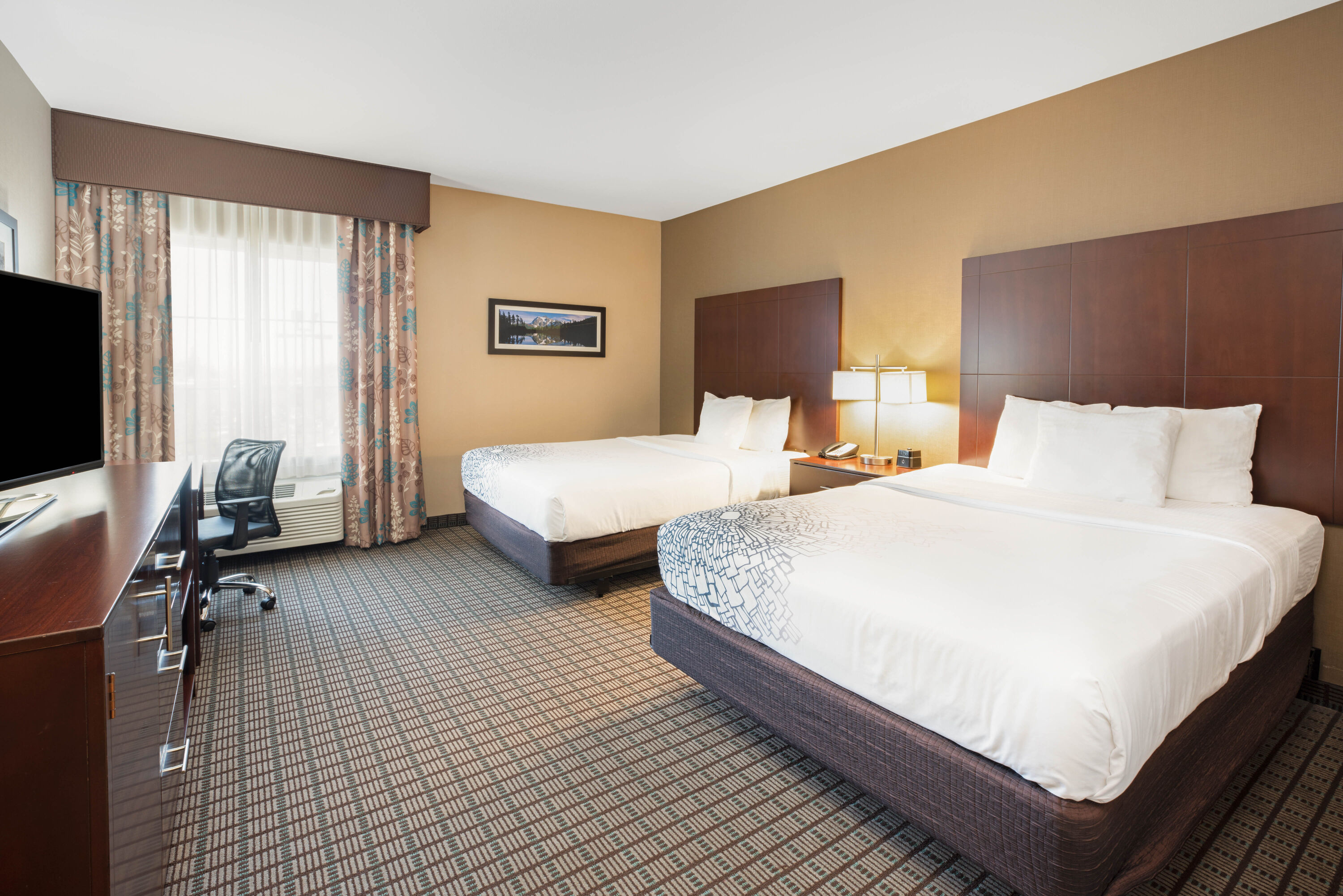 Guest room at the La Quinta Inn & Suites by Wyndham Bellingham in Bellingham, Washington