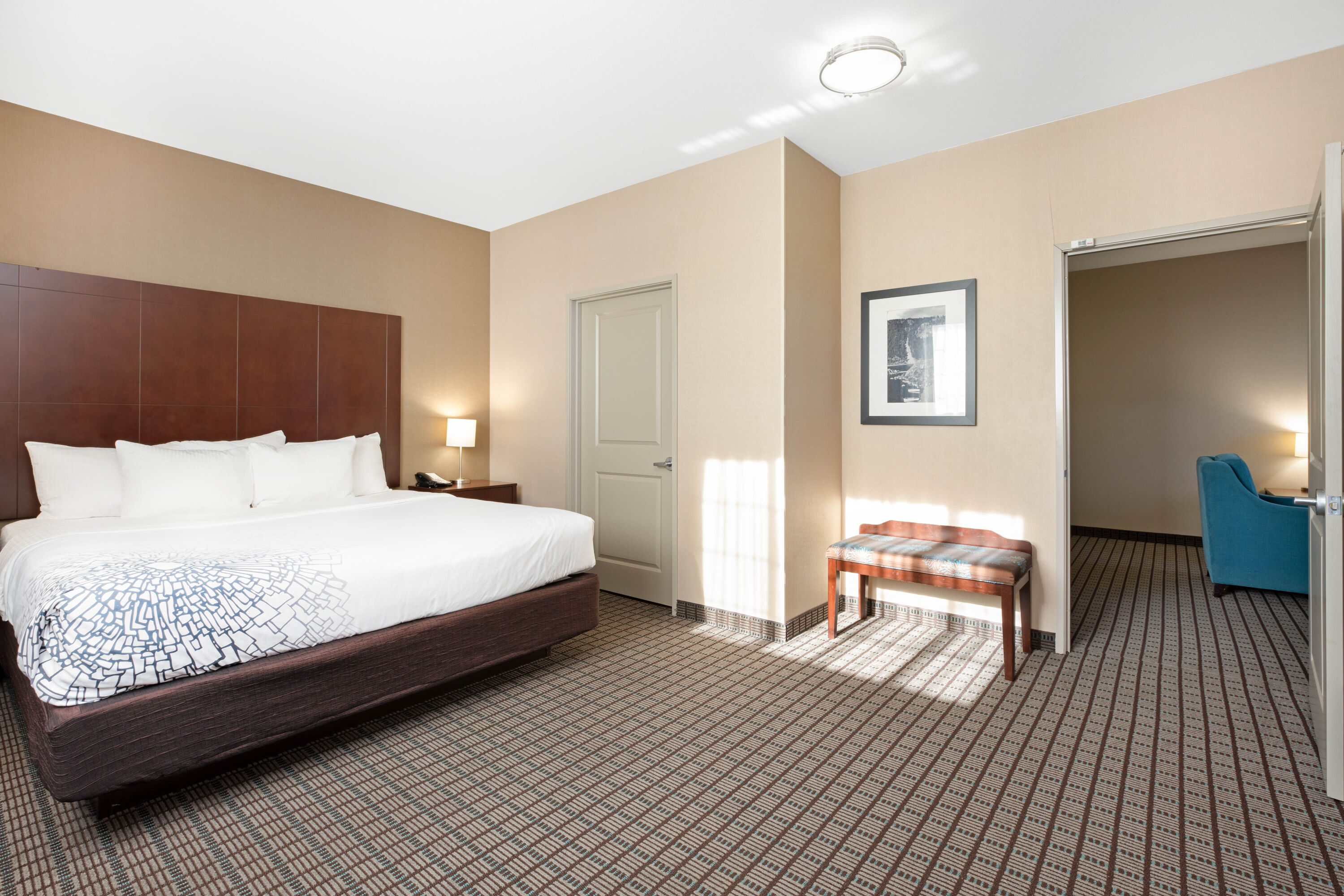 La Quinta Inn & Suites by Wyndham Bellingham suite in Bellingham, Washington
