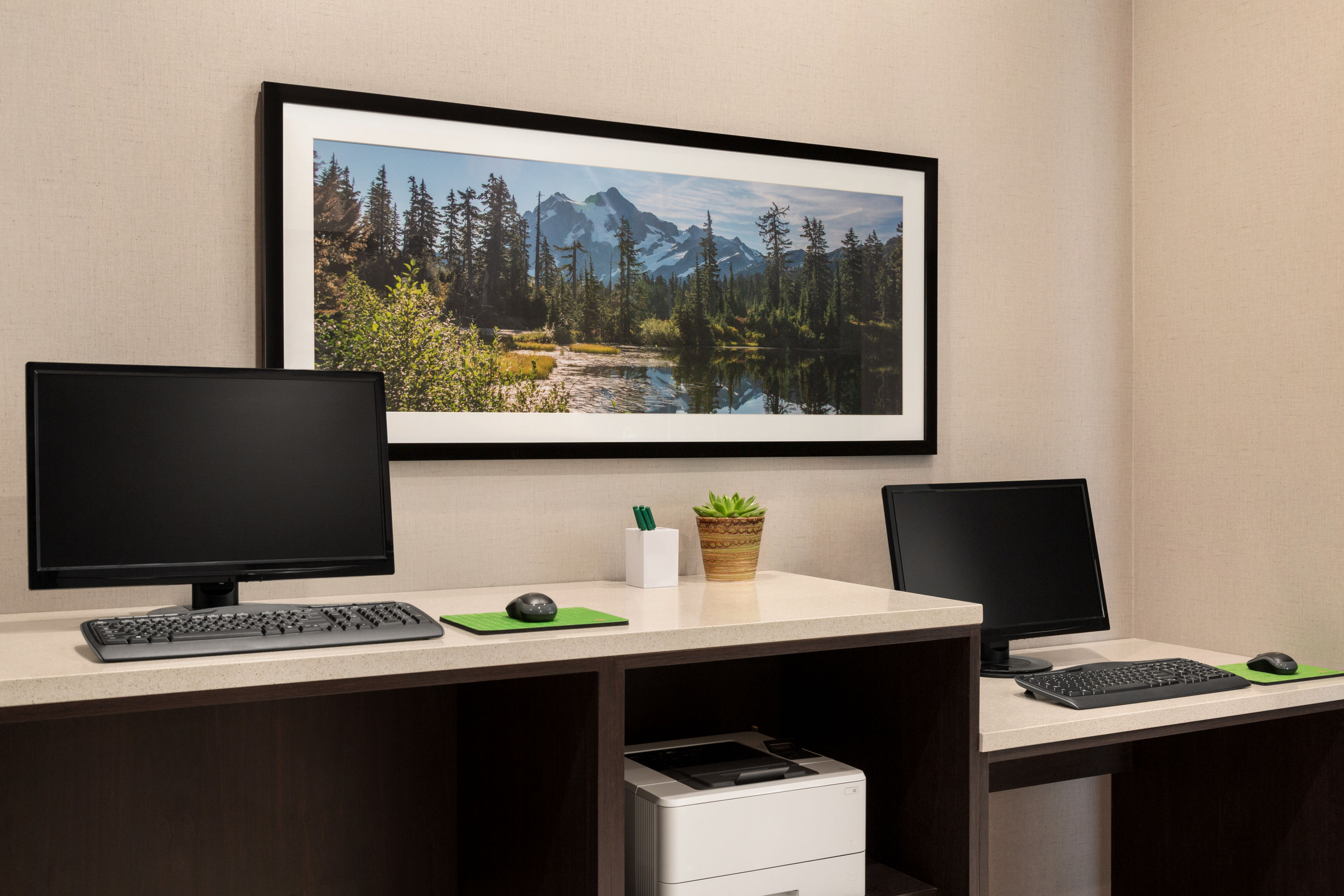 La Quinta Inn & Suites by Wyndham Burlington business center in Burlington, Washington