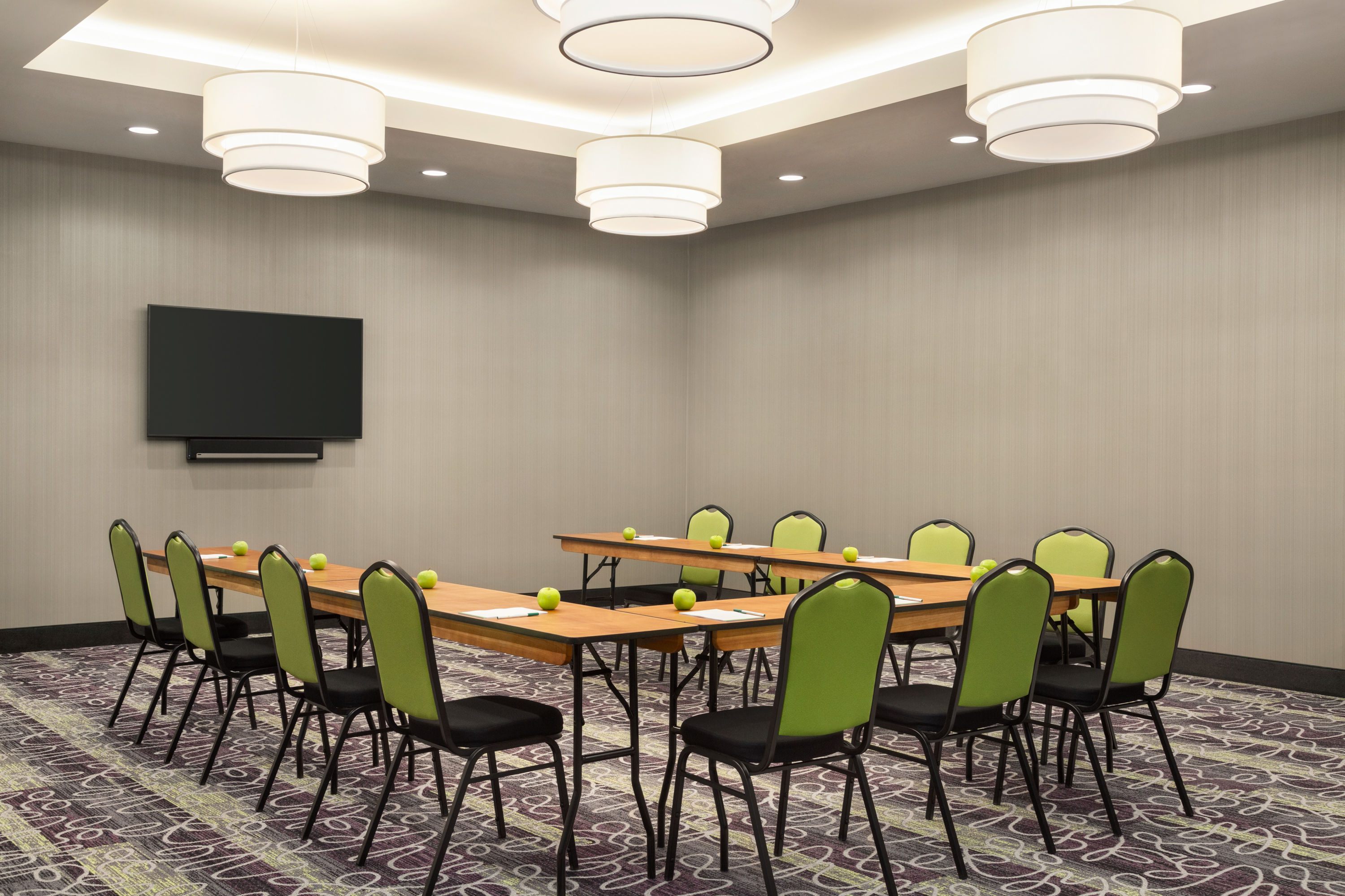 U-shape meeting room at La Quinta Inn & Suites by Wyndham Burlington in Burlington, Washington
