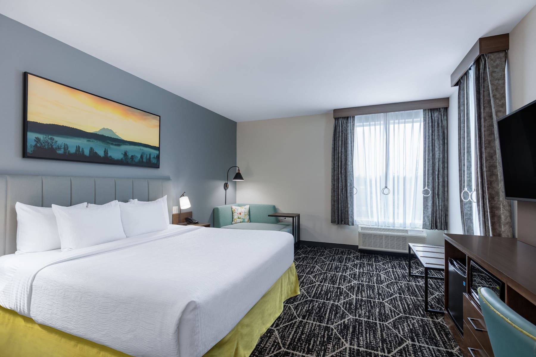 Guest room at the La Quinta Inn & Suites by Wyndham Centralia in Centralia, Washington