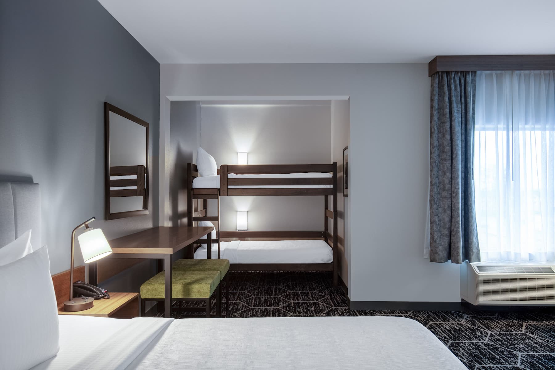La Quinta Inn & Suites by Wyndham Centralia suite in Centralia, Washington