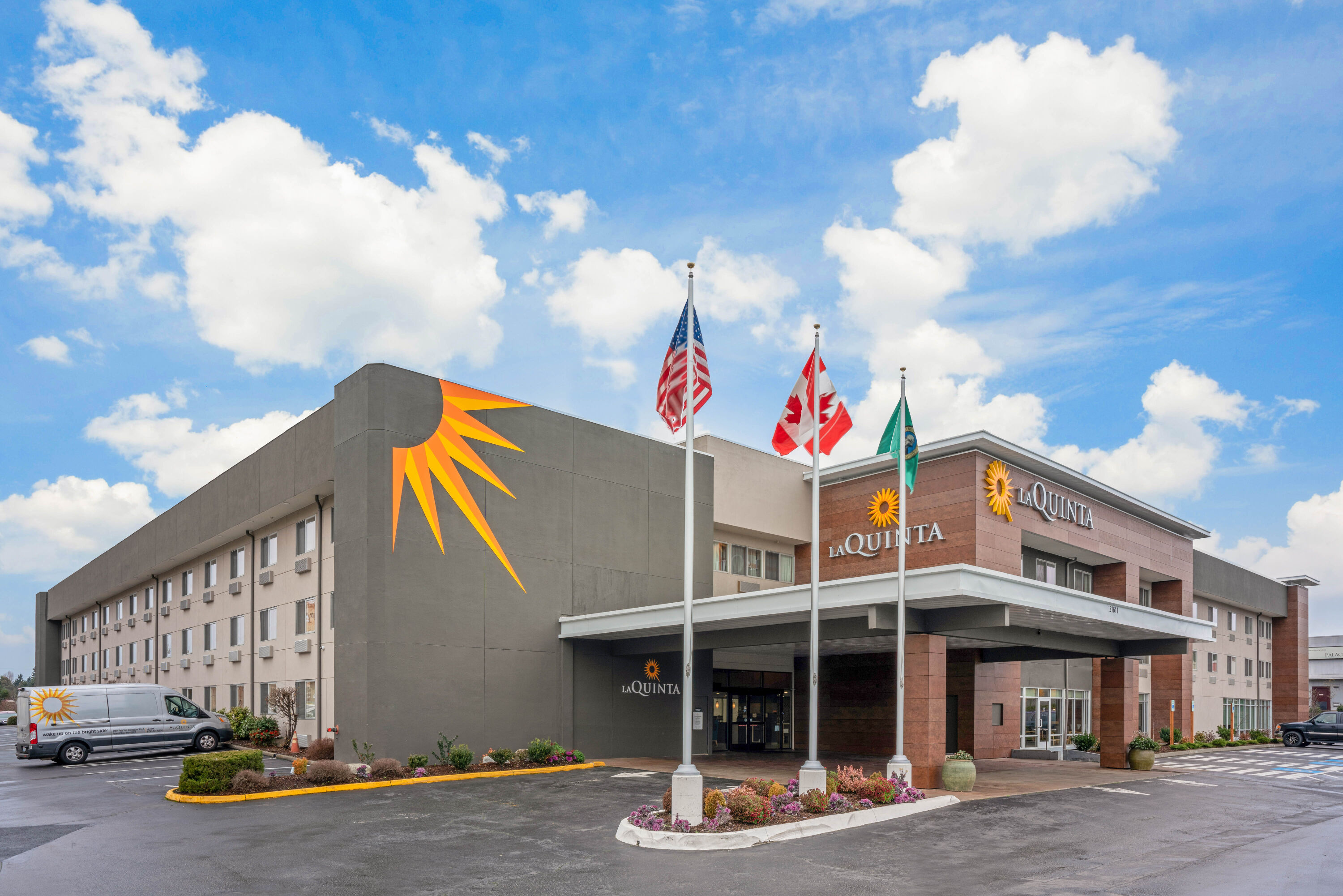 Exterior Day Image of La Quinta Inn & Suites by Wyndham Seattle Federal Way hotel in Federal Way, Washington