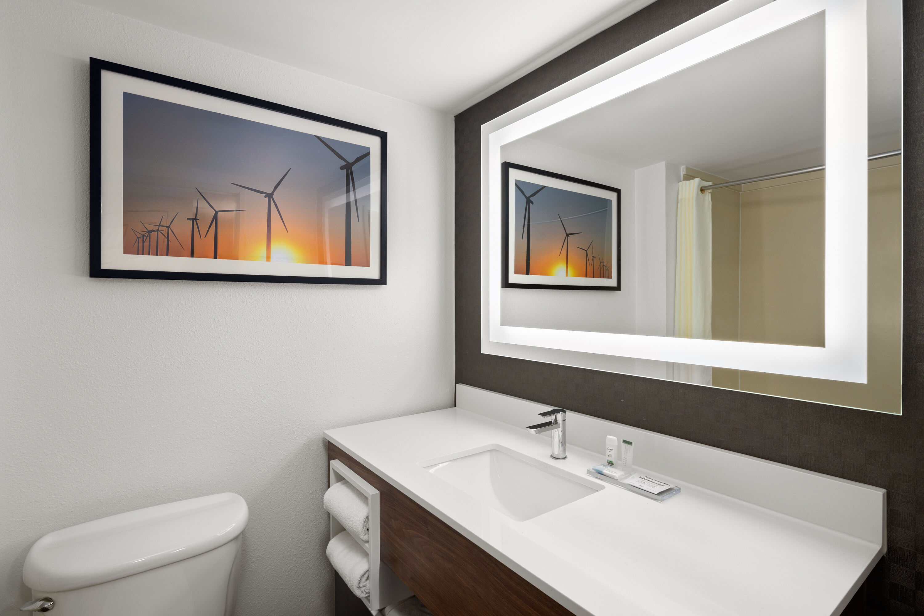 Guest room bath at the La Quinta Inn & Suites by Wyndham Kennewick in Kennewick, Washington