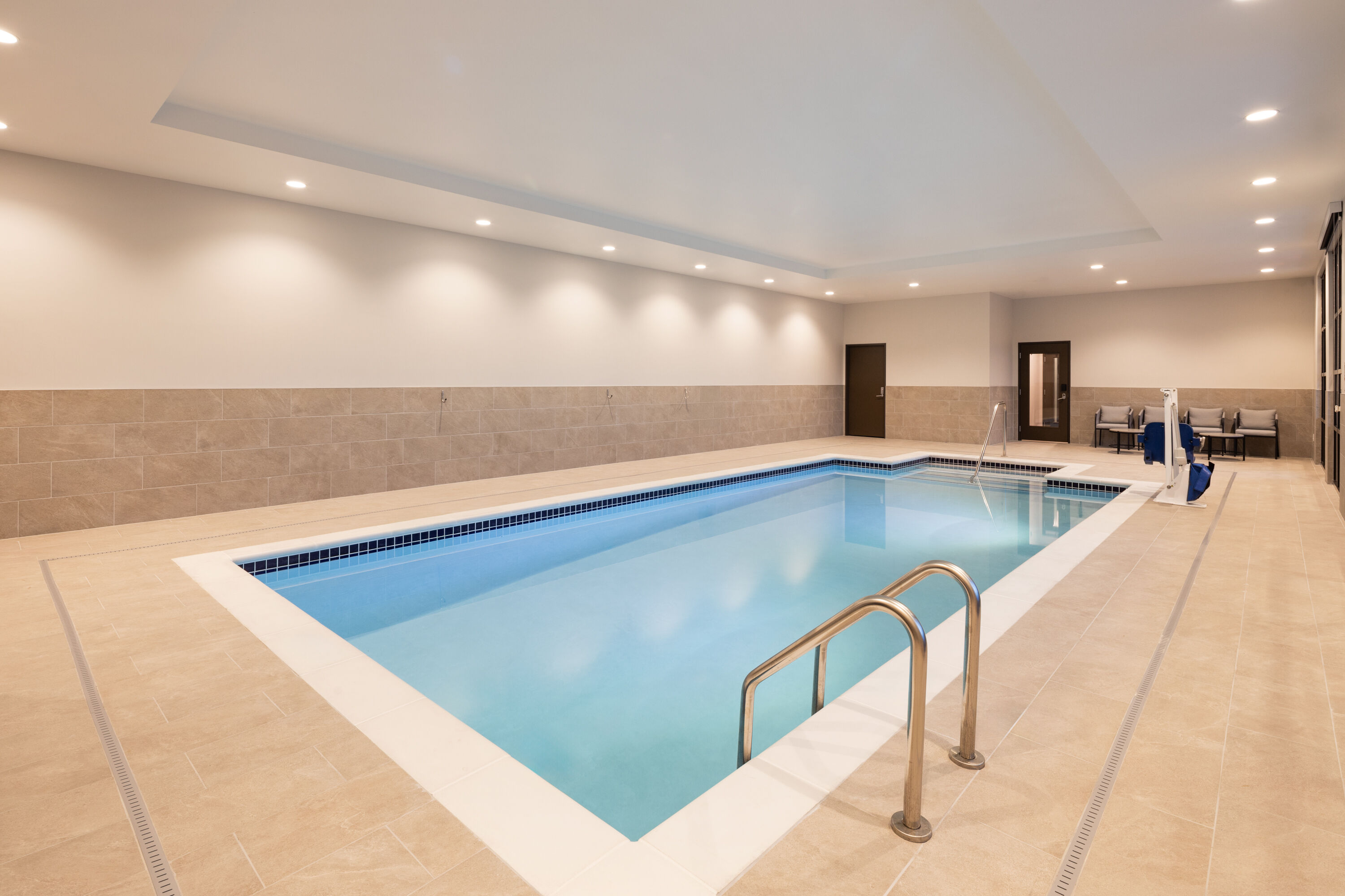 Indoor pool at the La Quinta Inn and Suites by Wyndham Leavenworth in Leavenworth, Washington