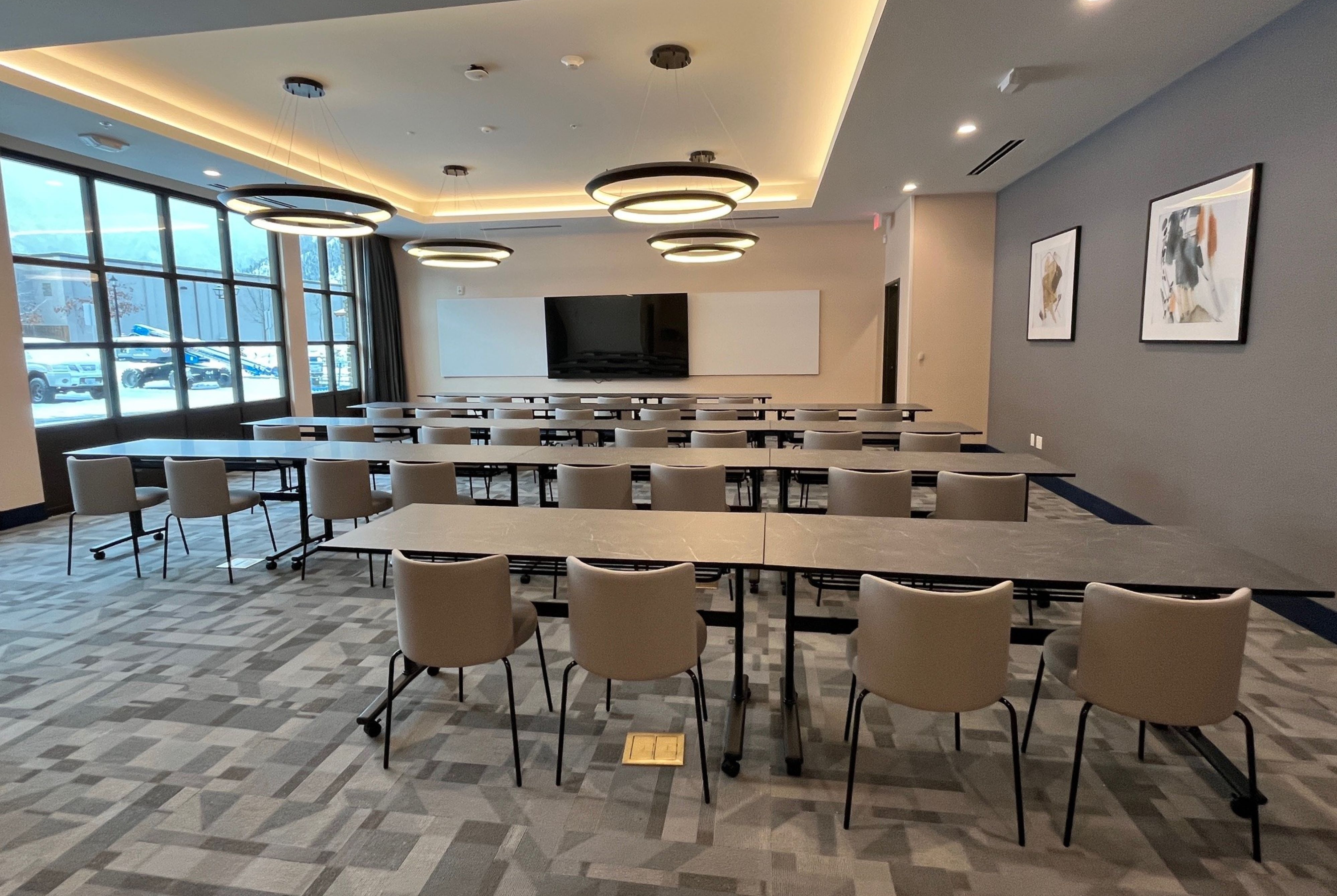 Meeting room at La Quinta Inn and Suites by Wyndham Leavenworth in Leavenworth, Washington