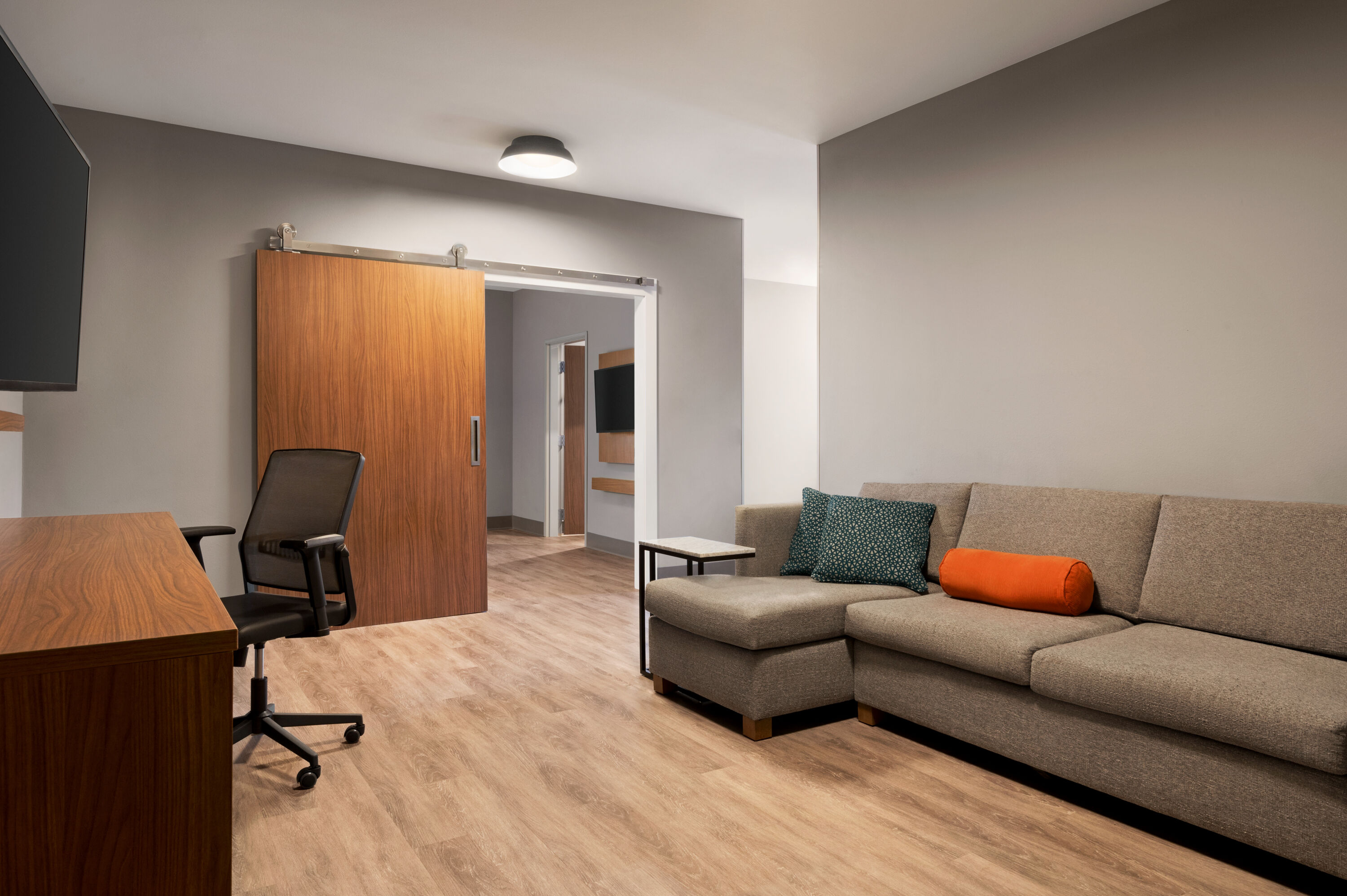 La Quinta Inn & Suites by Wyndham Marysville suite in Marysville, Washington