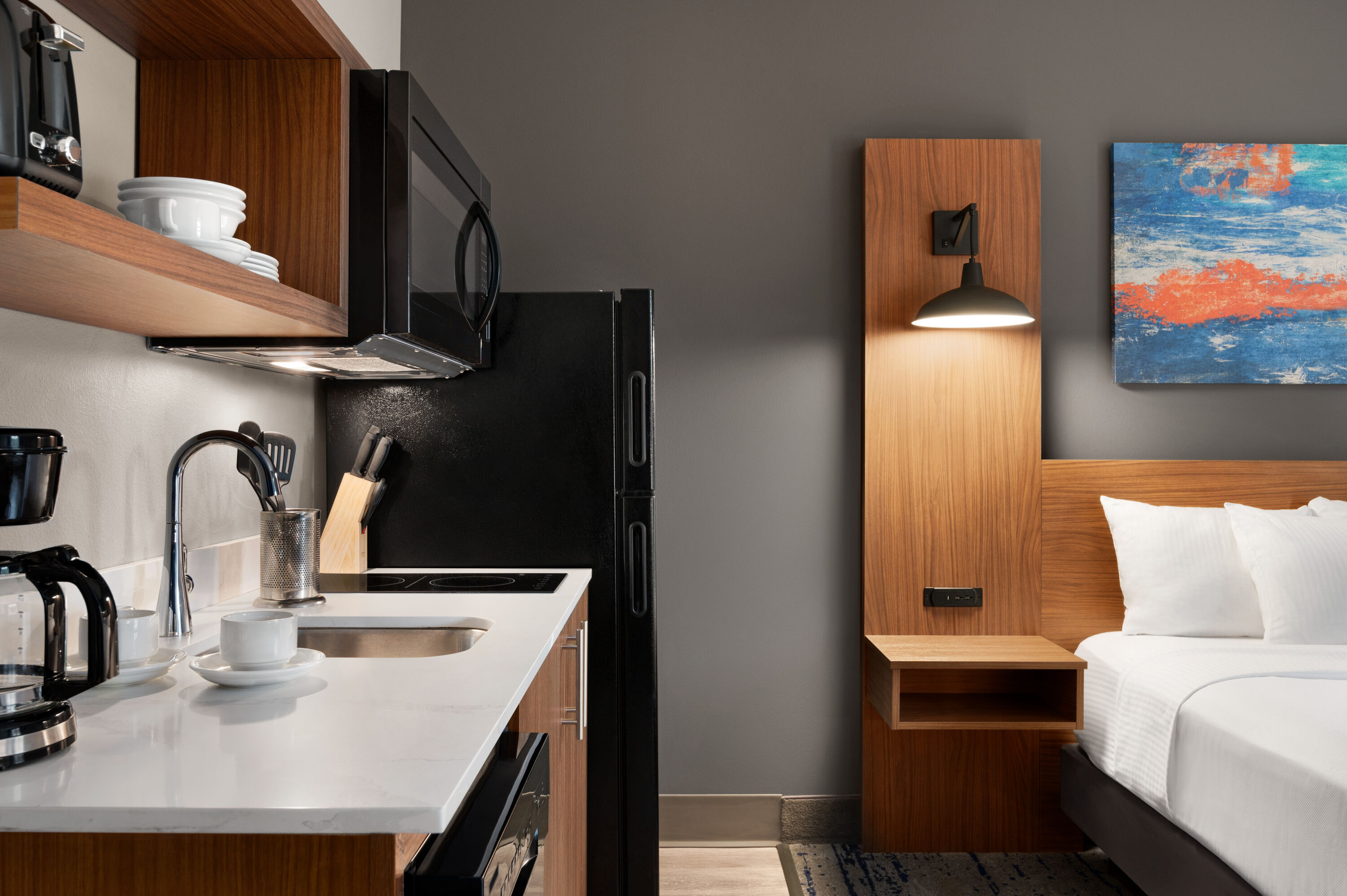 La Quinta Inn & Suites by Wyndham Marysville suite in Marysville, Washington