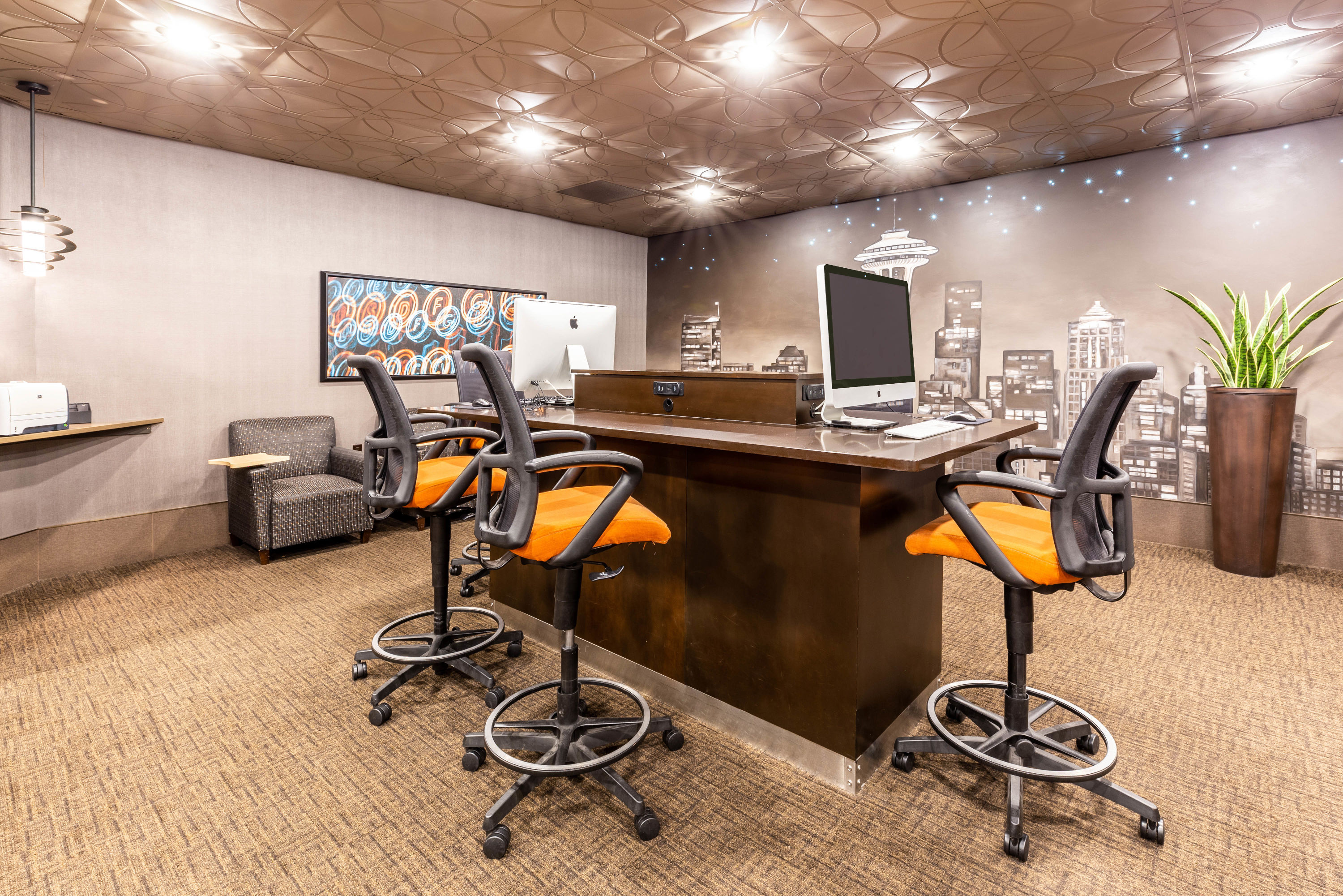 La Quinta Inn & Suites by Wyndham Seattle Downtown business center in Seattle, Washington