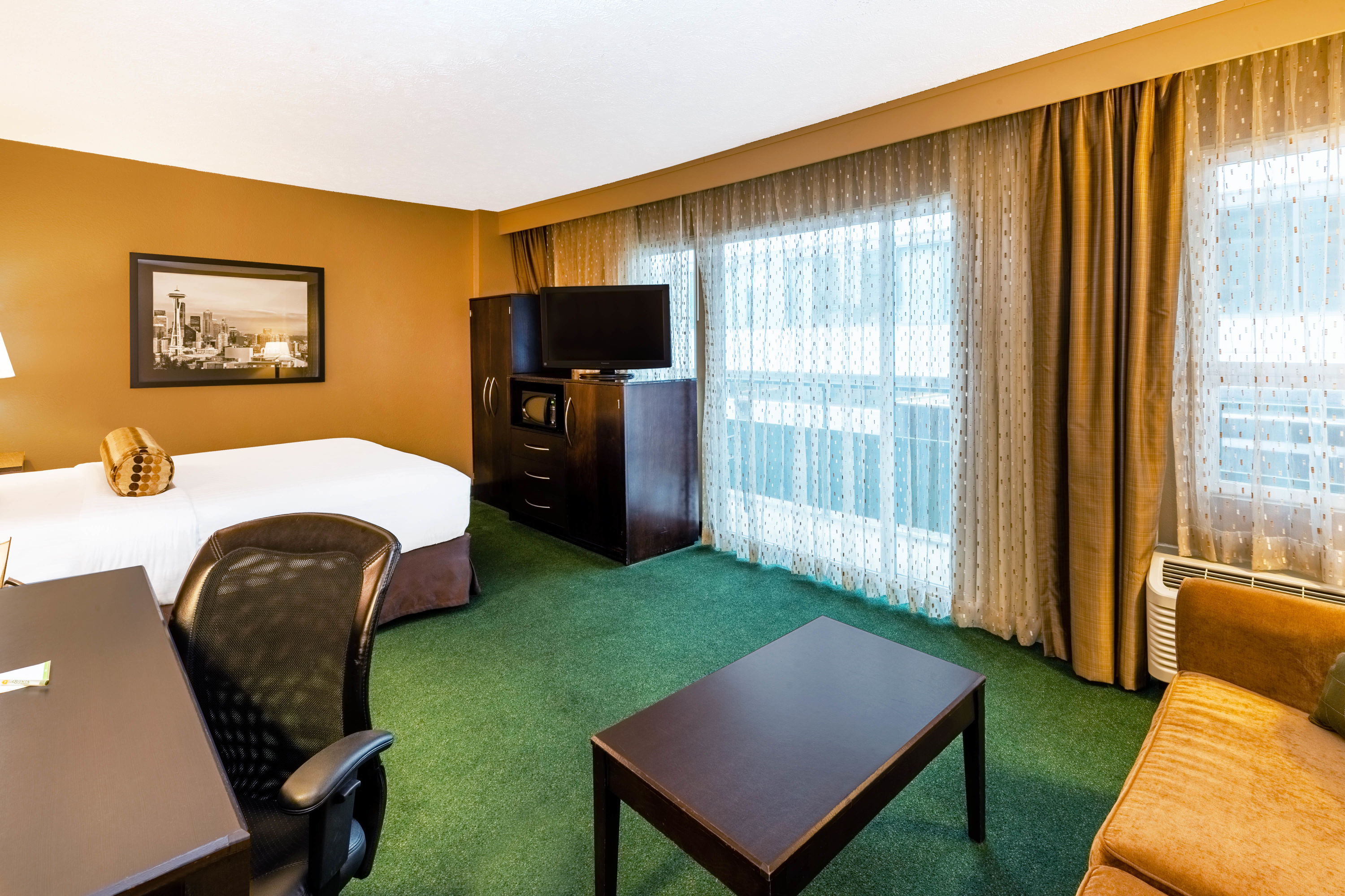 Guest room at the La Quinta Inn & Suites by Wyndham Seattle Downtown in Seattle, Washington