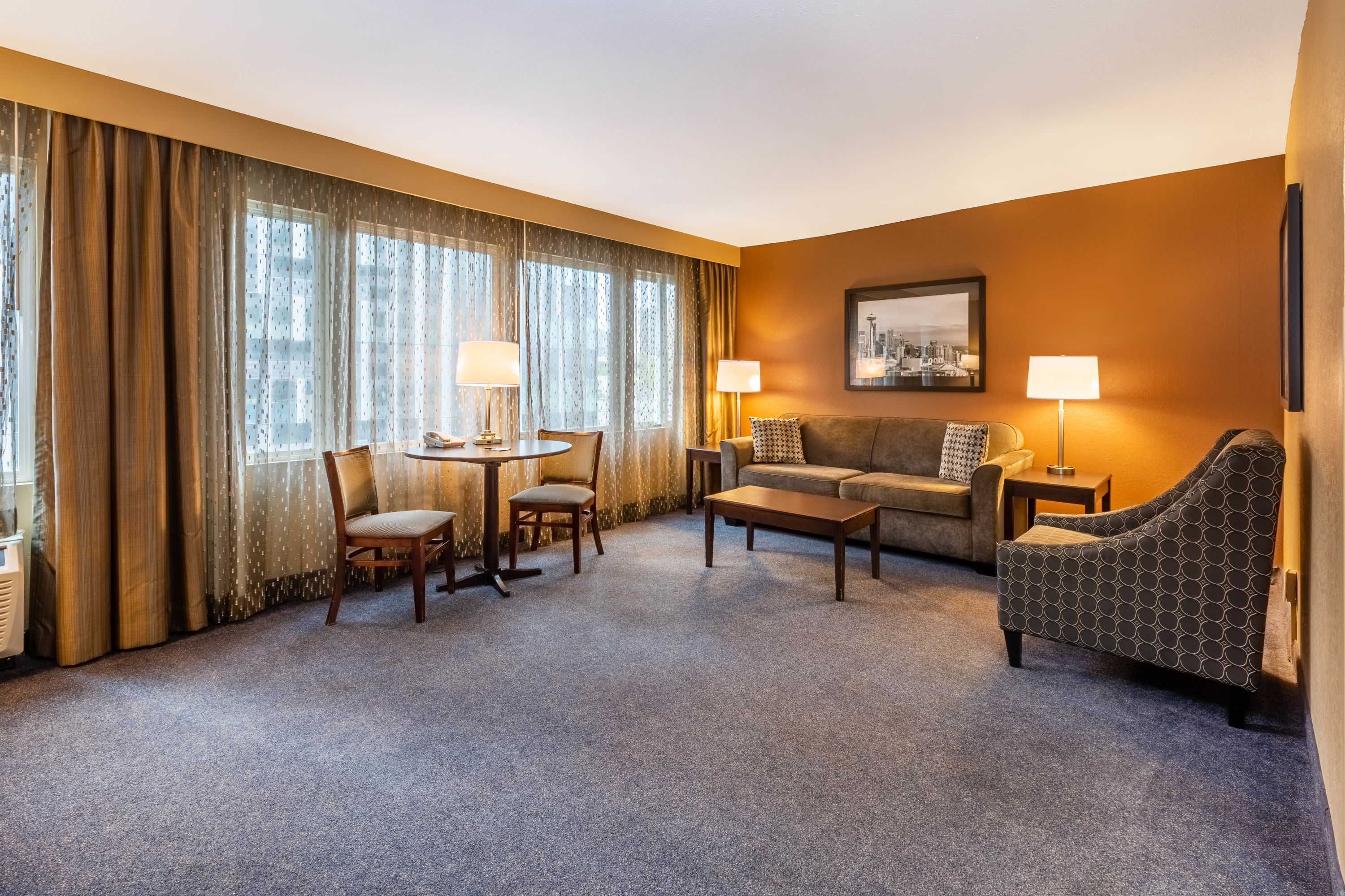 La Quinta Inn & Suites by Wyndham Seattle Downtown suite living room in Seattle, Washington