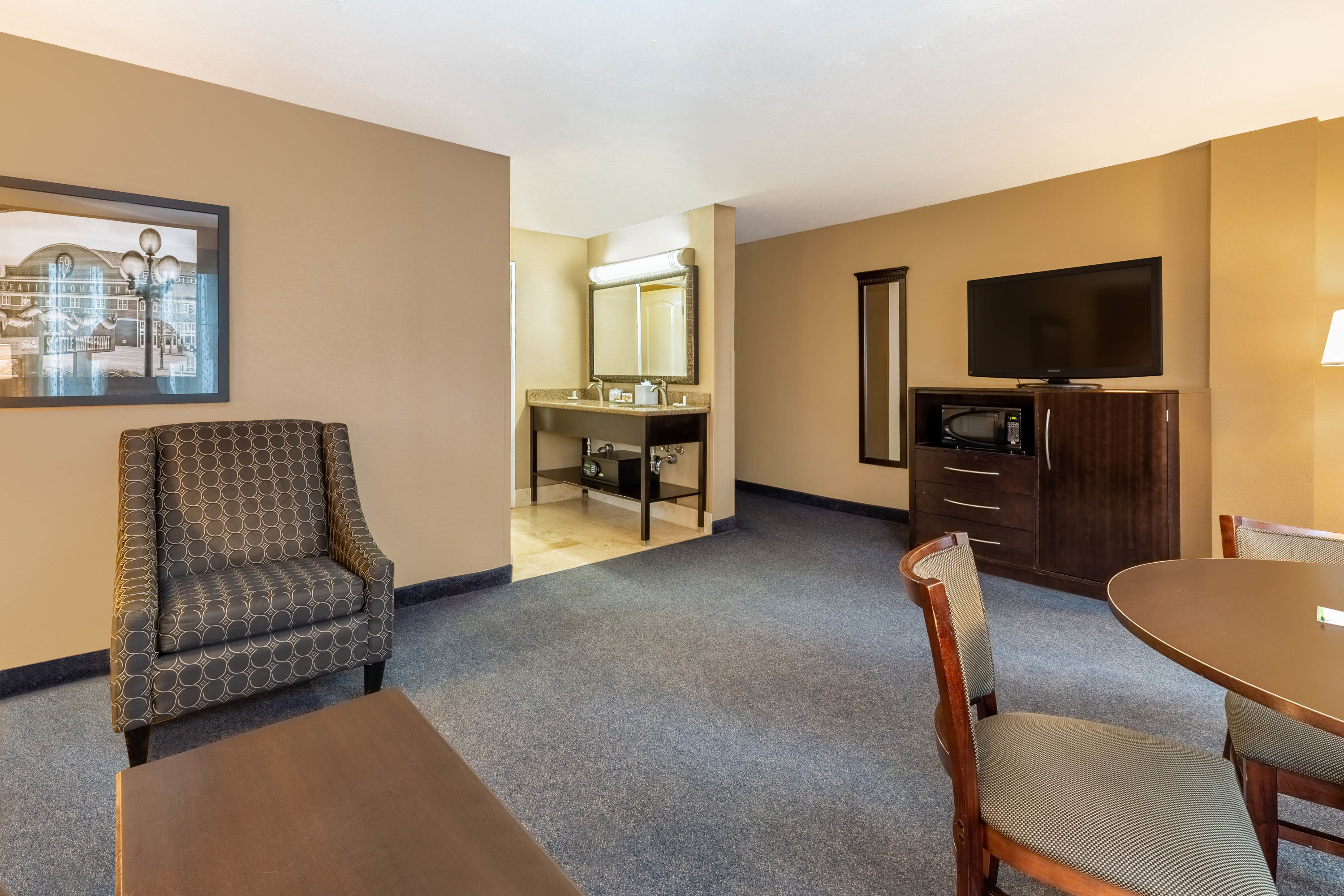 La Quinta Inn & Suites by Wyndham Seattle Downtown suite in Seattle, Washington