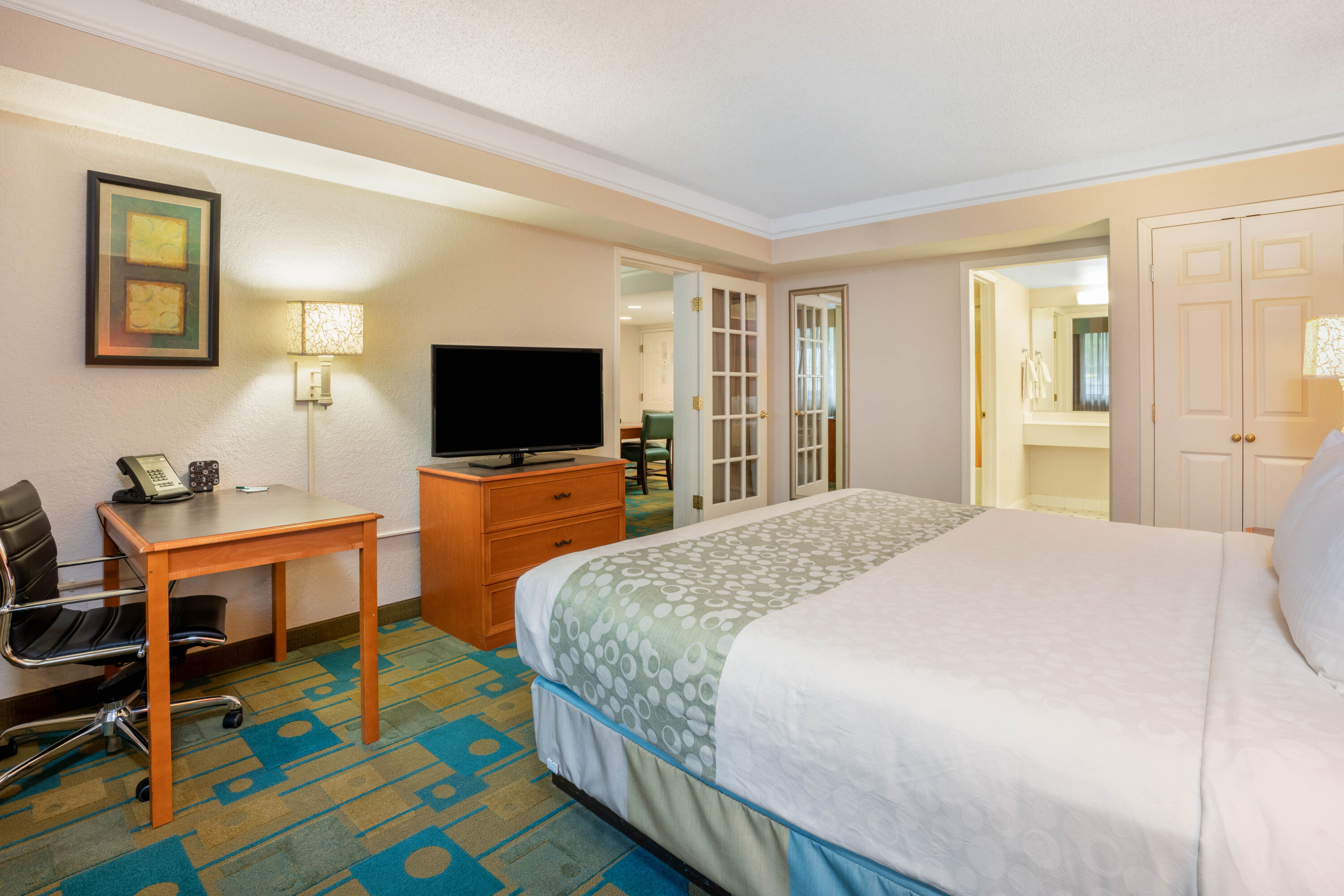 La Quinta Inn & Suites by Wyndham Seattle Sea-Tac Airport suite in Seattle, Washington