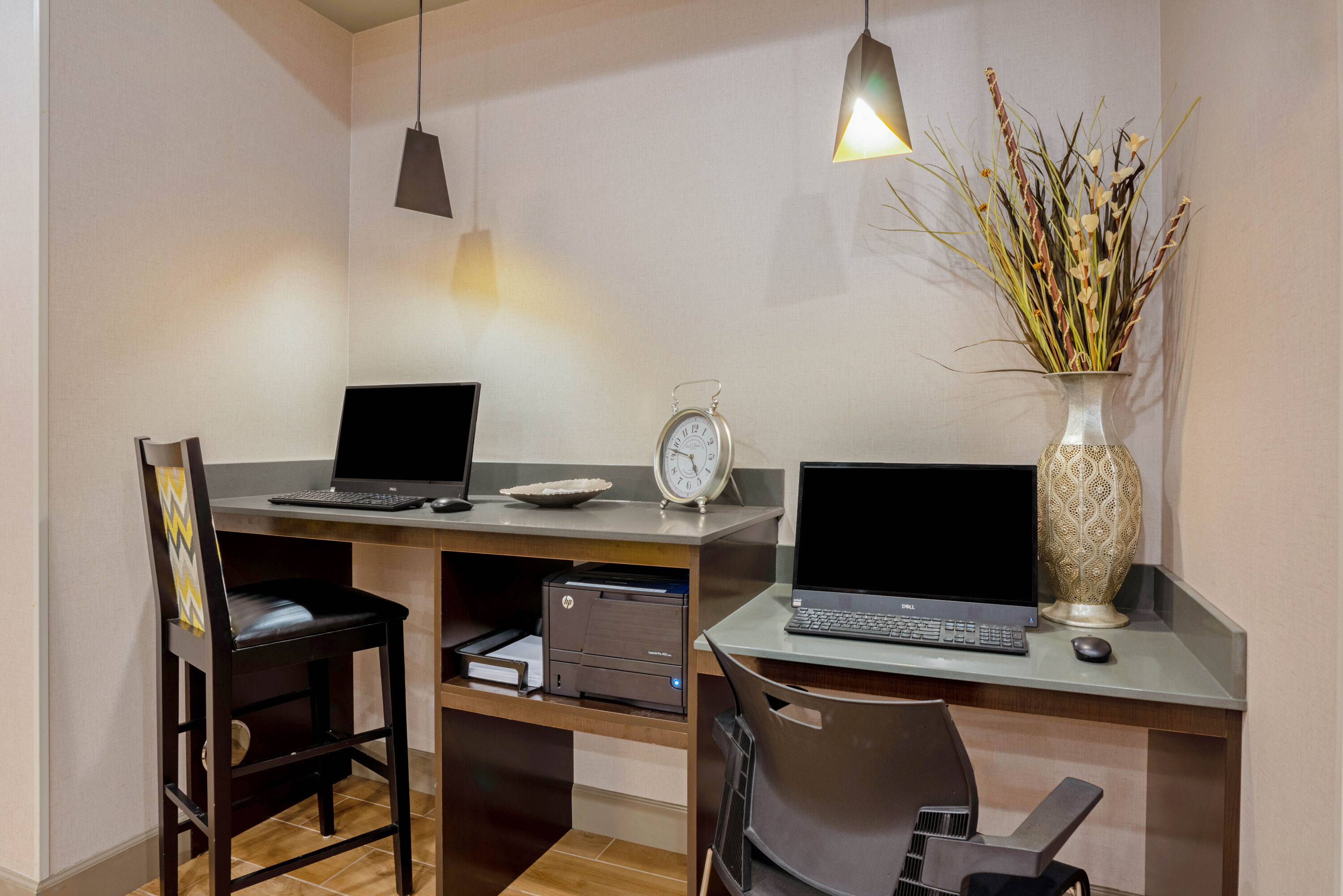 La Quinta Inn & Suites by Wyndham Tumwater - Olympia business center in Tumwater, Washington