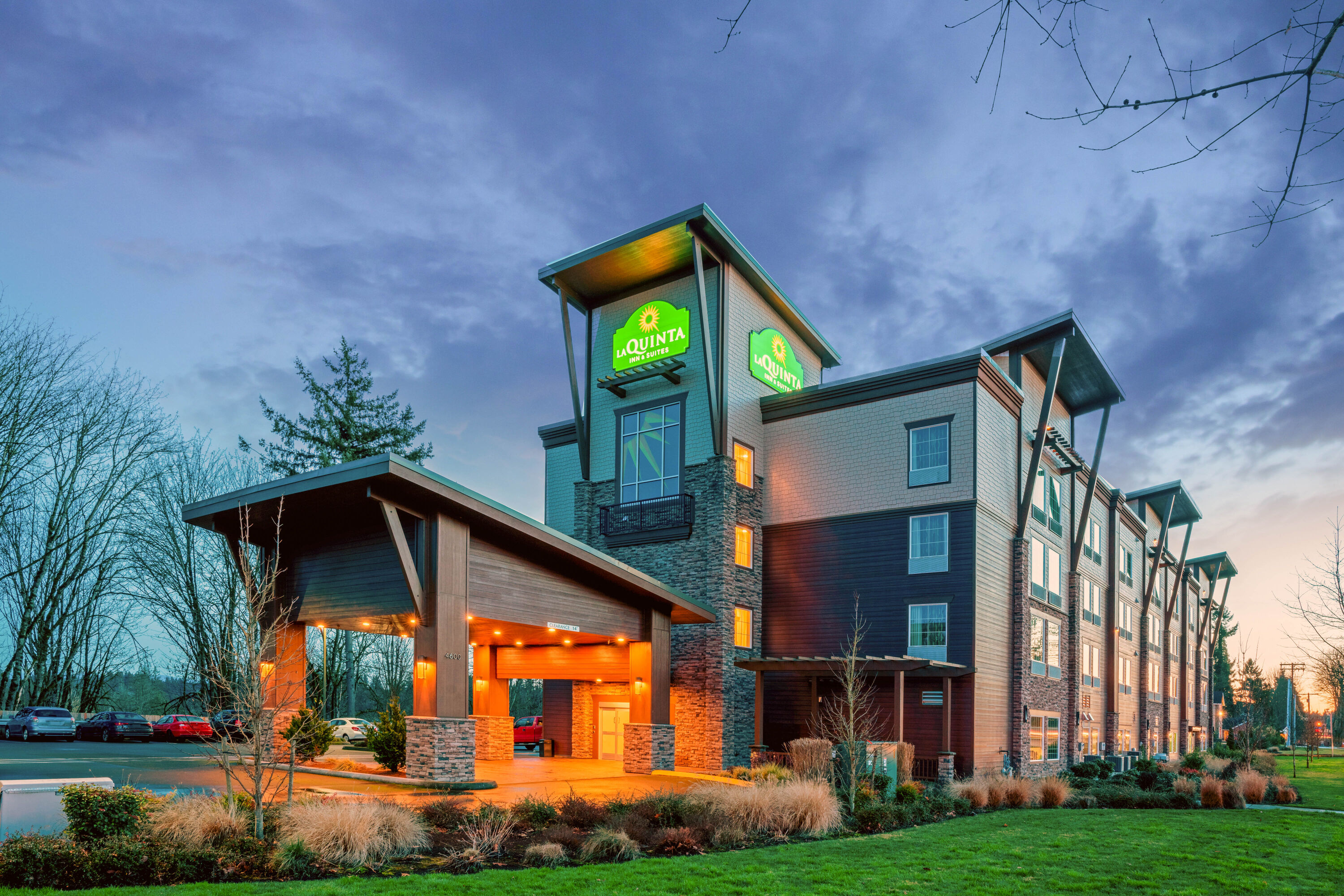 Exterior Dusk Image of La Quinta Inn & Suites by Wyndham Tumwater - Olympia hotel in Tumwater, Washington