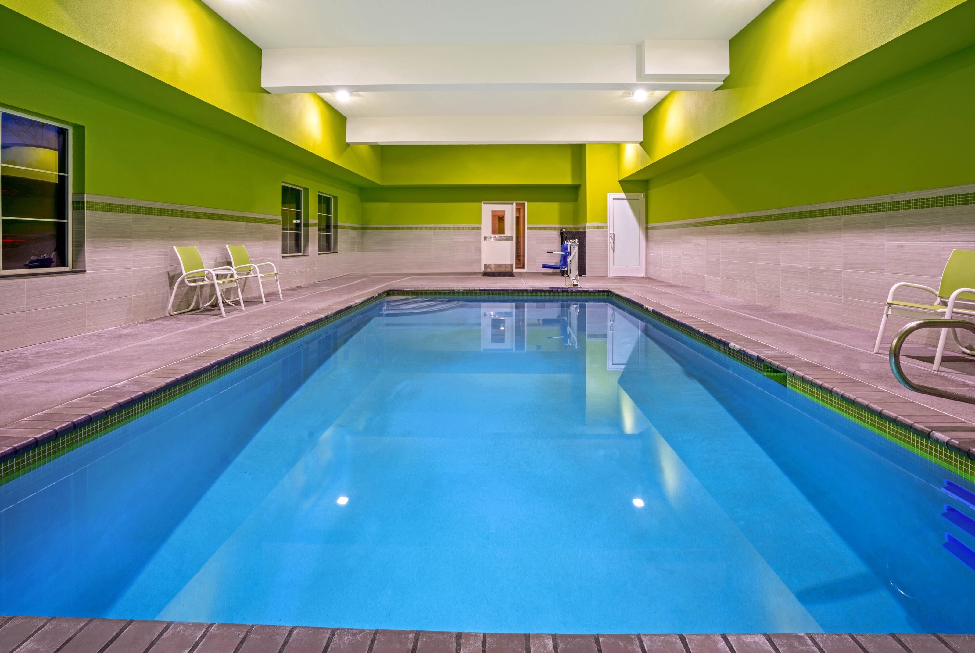 Pool at the La Quinta Inn & Suites by Wyndham Tumwater - Olympia in Tumwater, Washington