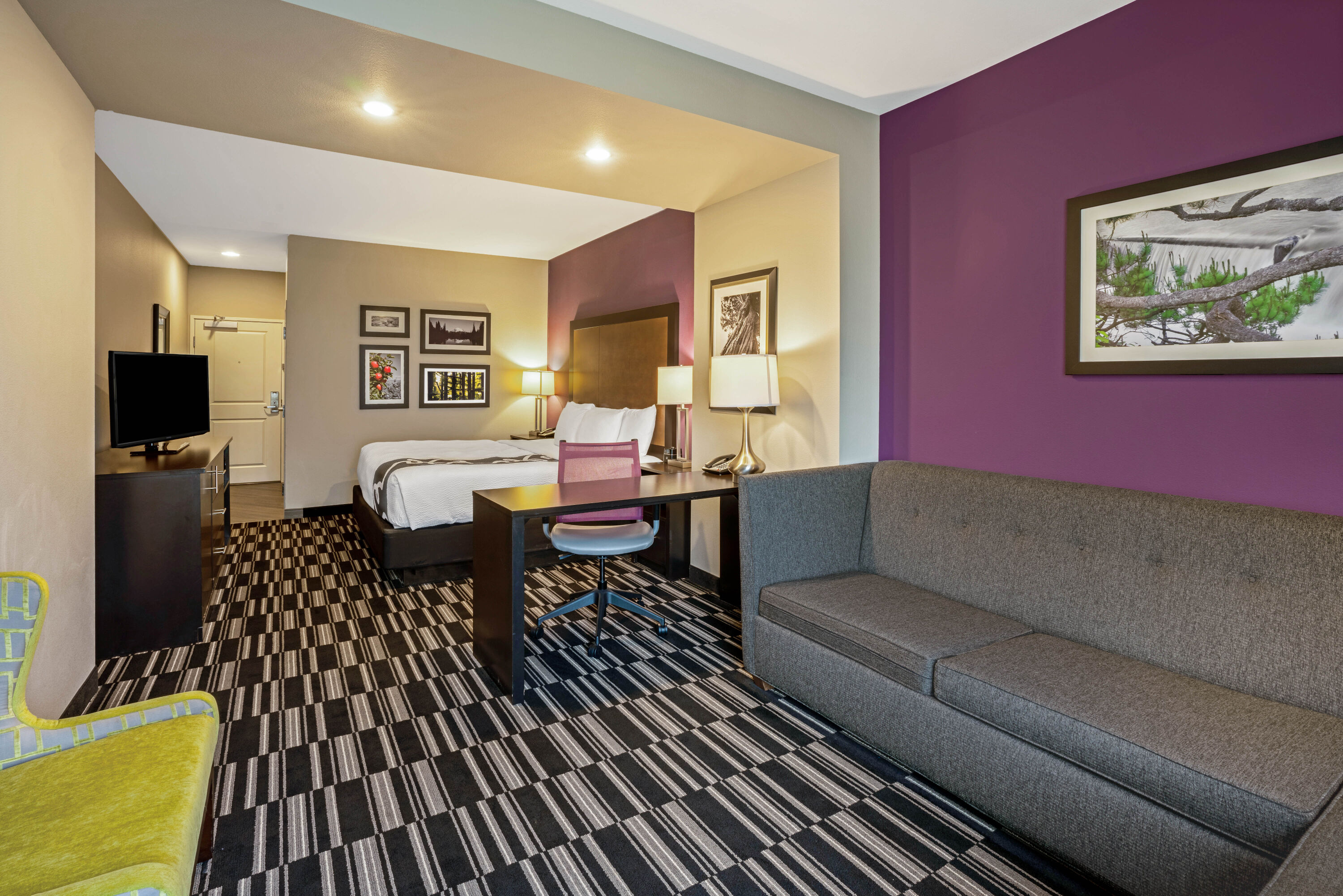La Quinta Inn & Suites by Wyndham Tumwater - Olympia suite in Tumwater, Washington