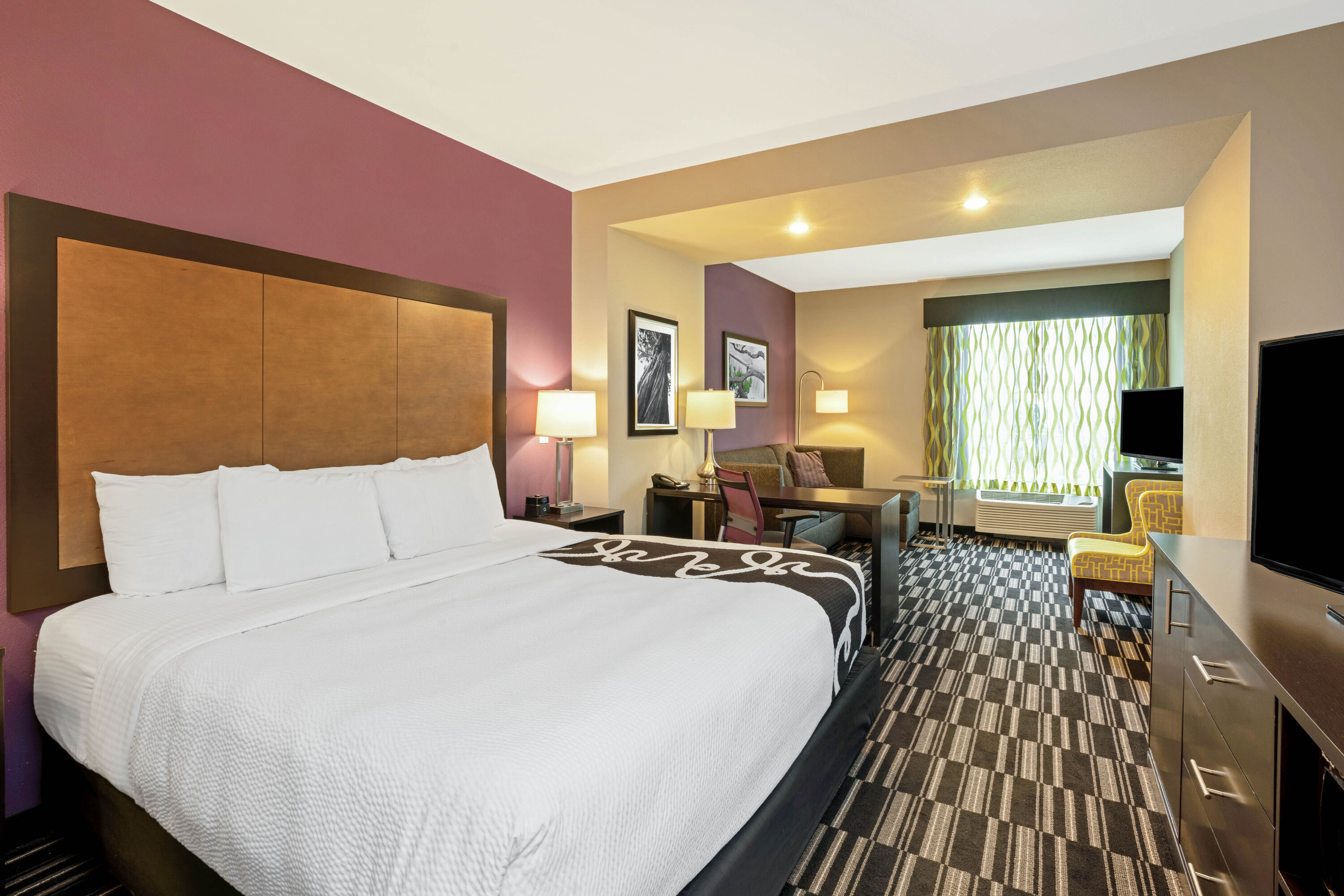 La Quinta Inn & Suites by Wyndham Tumwater - Olympia suite in Tumwater, Washington