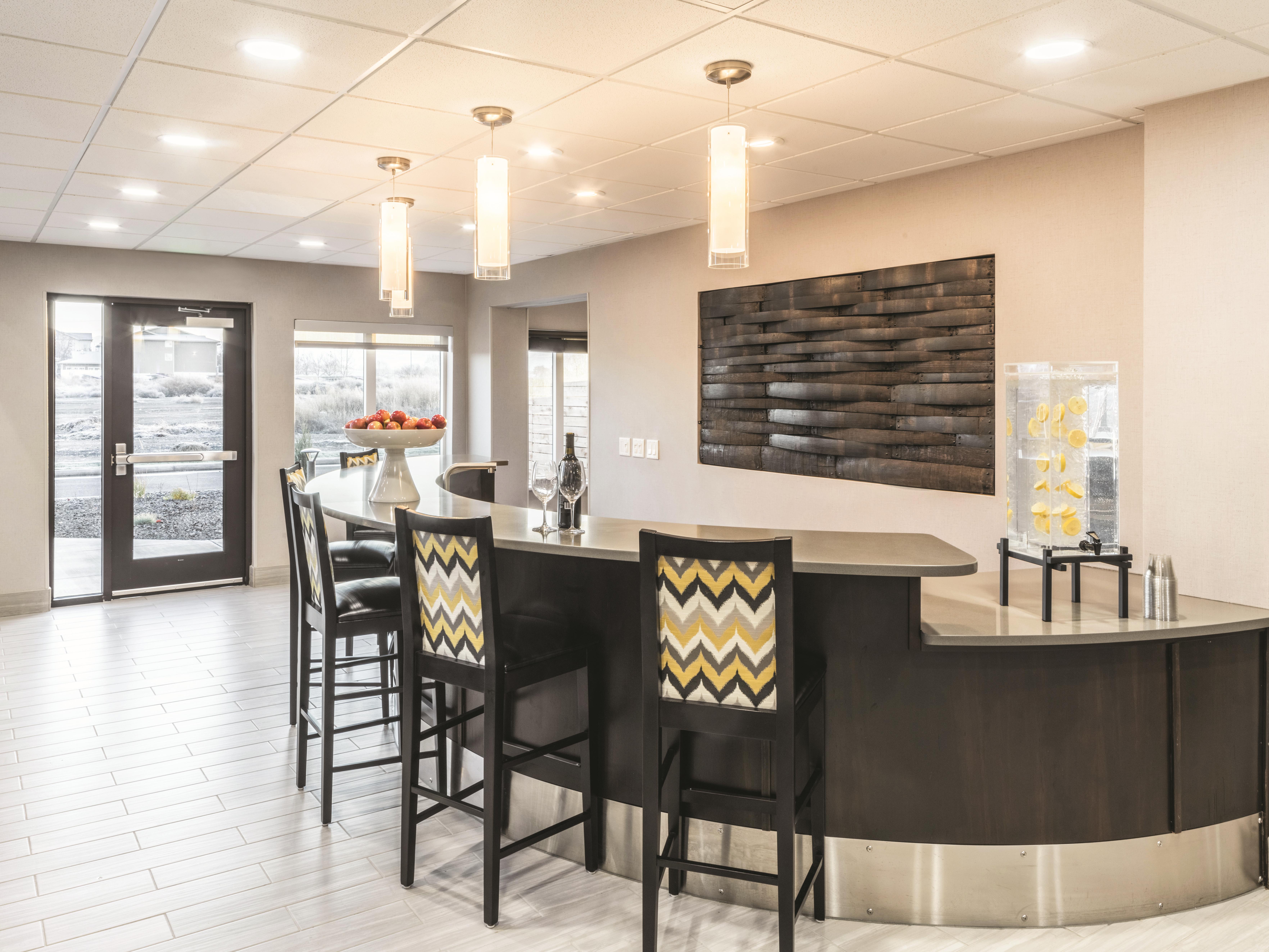 Bar at La Quinta Inn & Suites by Wyndham Walla Walla in Walla Walla, Washington