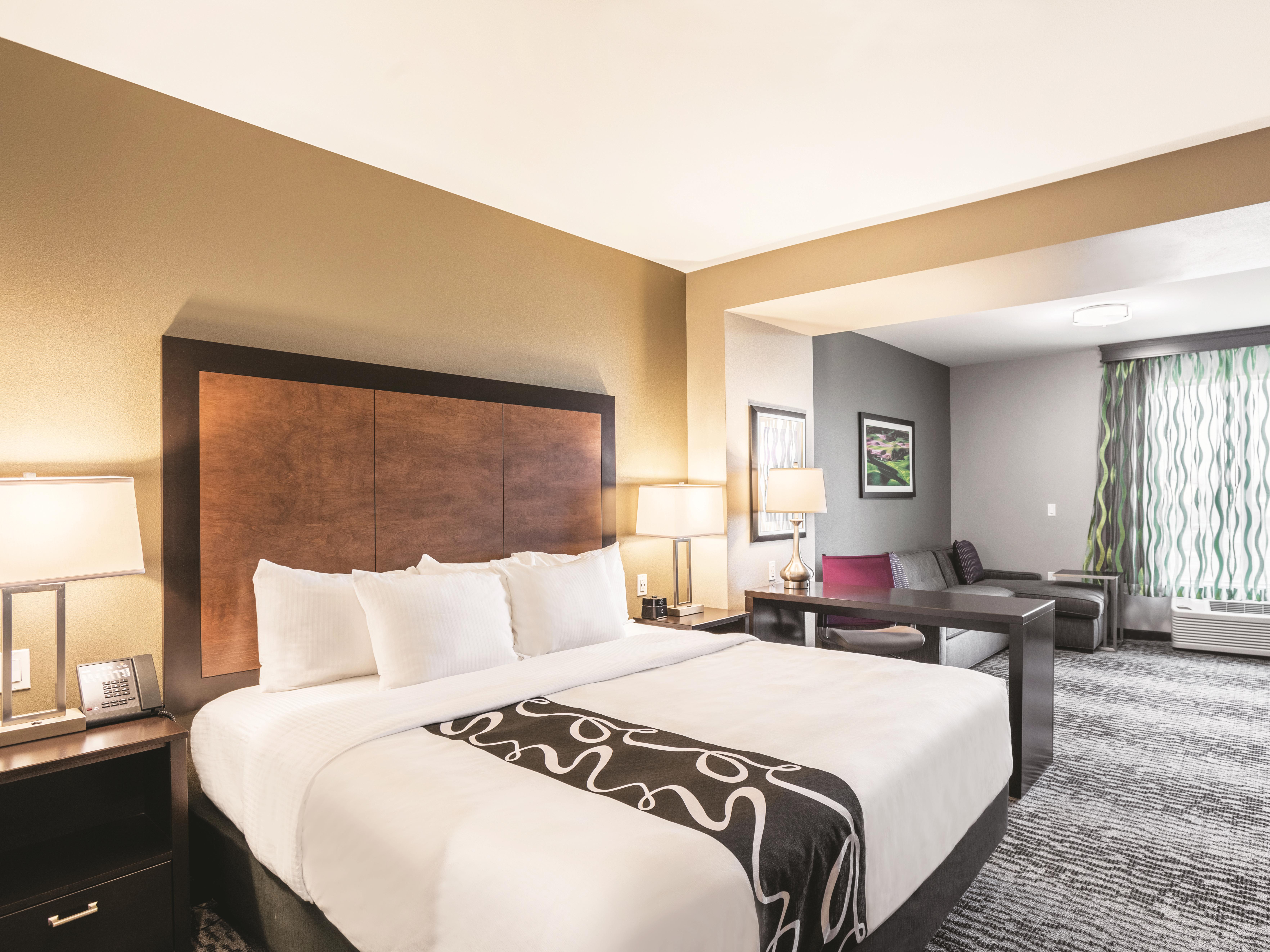 Guest room at the La Quinta Inn & Suites by Wyndham Walla Walla in Walla Walla, Washington