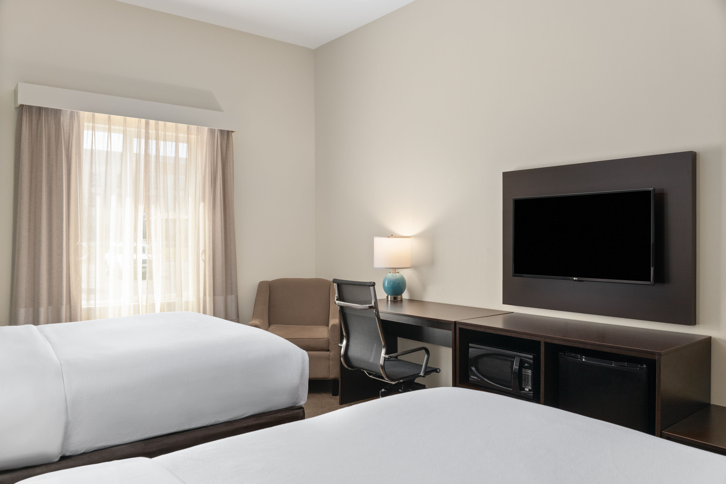 La Quinta Inn & Suites by Wyndham Wenatchee suite in Wenatchee, Washington