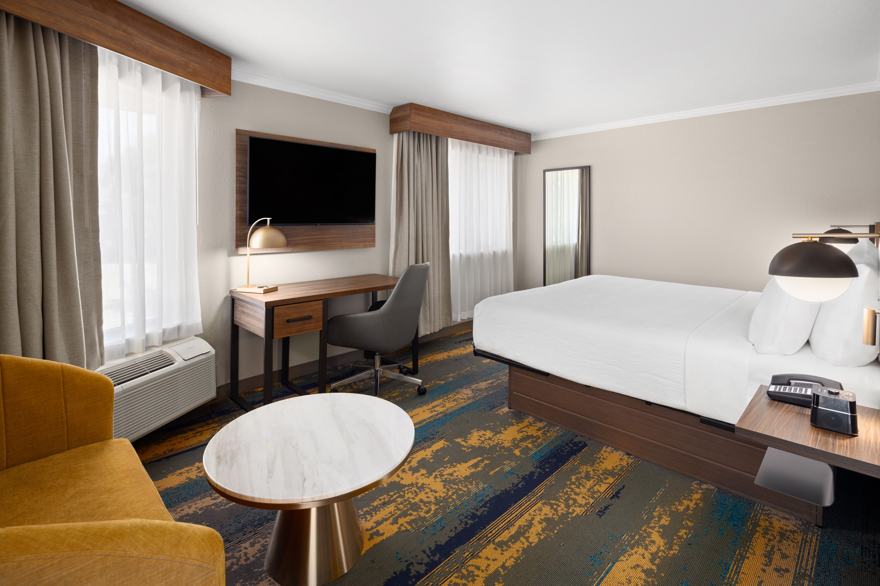 La Quinta Inn & Suites by Wyndham Yakima Downtown suite in Yakima, Washington