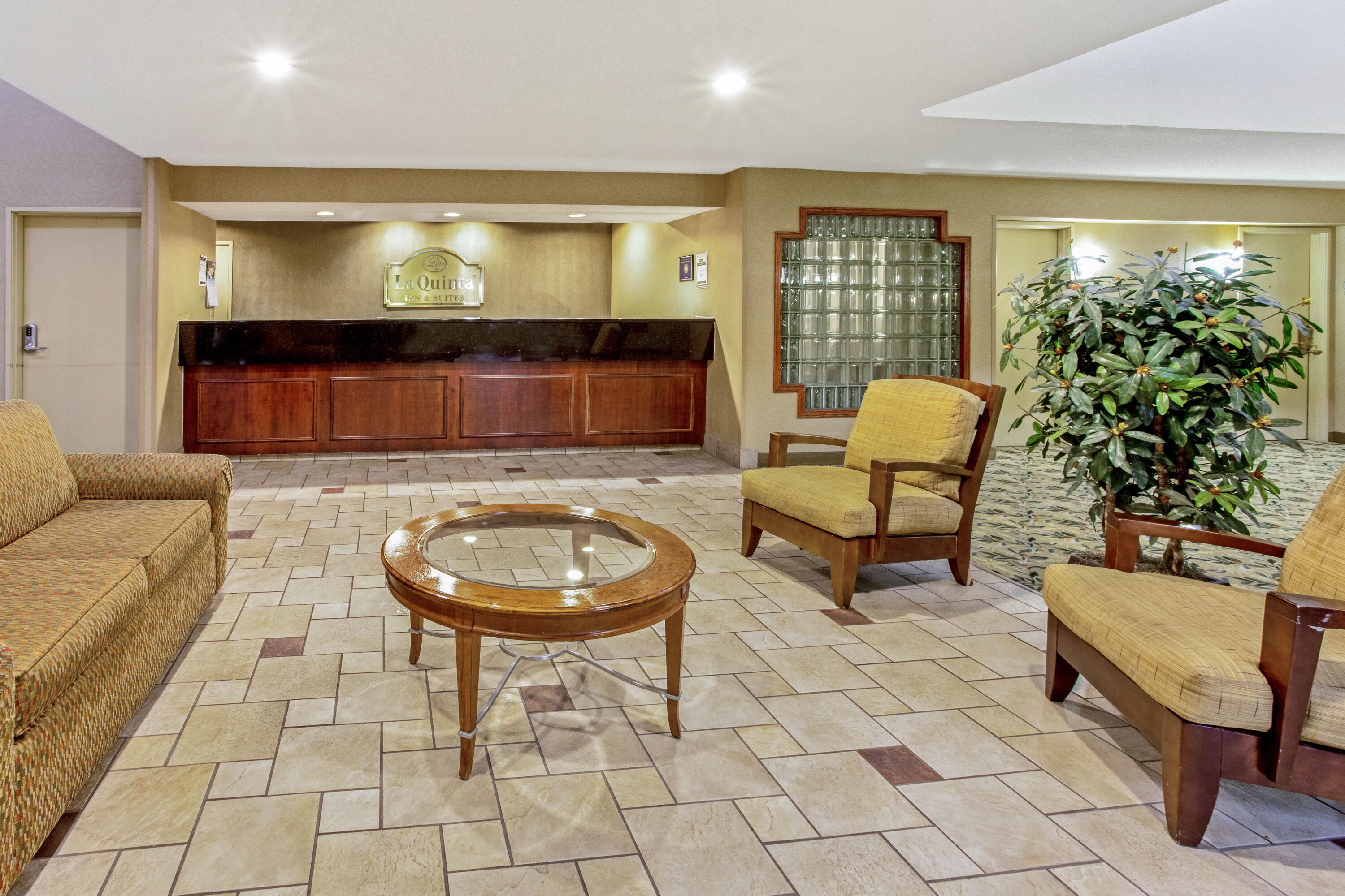 La Quinta Inn Amp Suites By Wyndham Appleton College Avenue