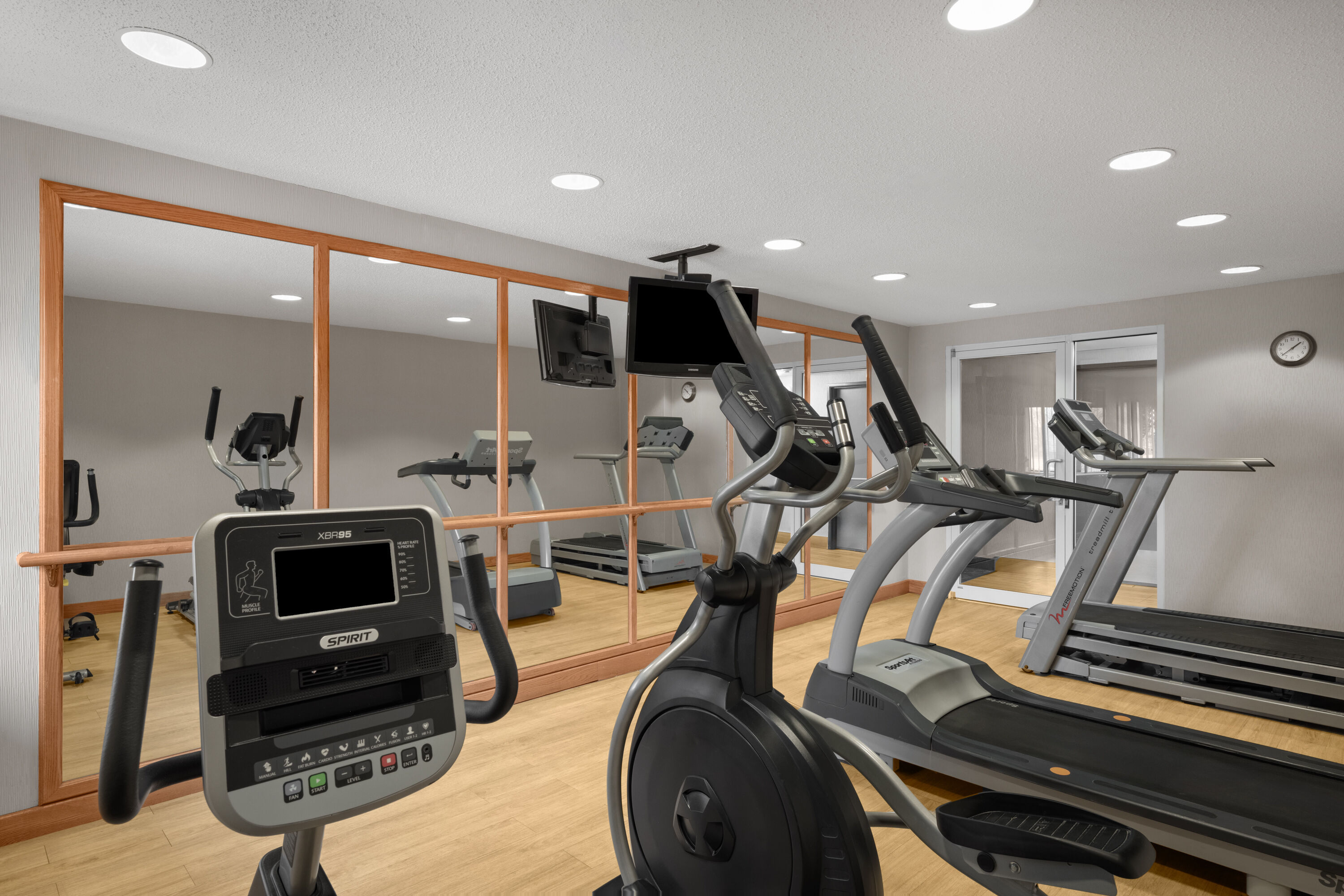 Fitness room at La Quinta Inn by Wyndham Milwaukee Airport / Oak Creek in Oak Creek, Wisconsin