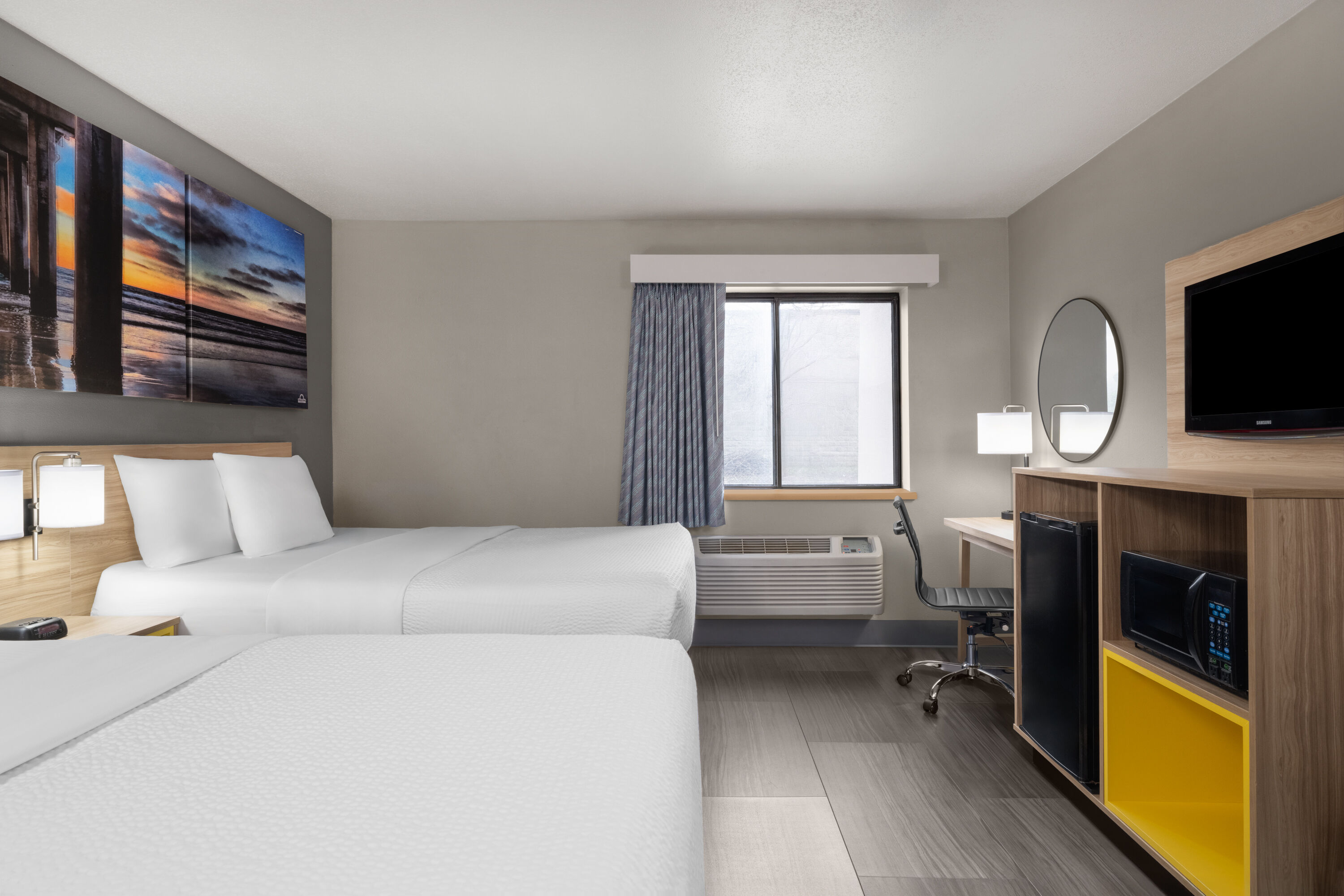 Guest room at the La Quinta Inn by Wyndham Milwaukee Airport / Oak Creek in Oak Creek, Wisconsin