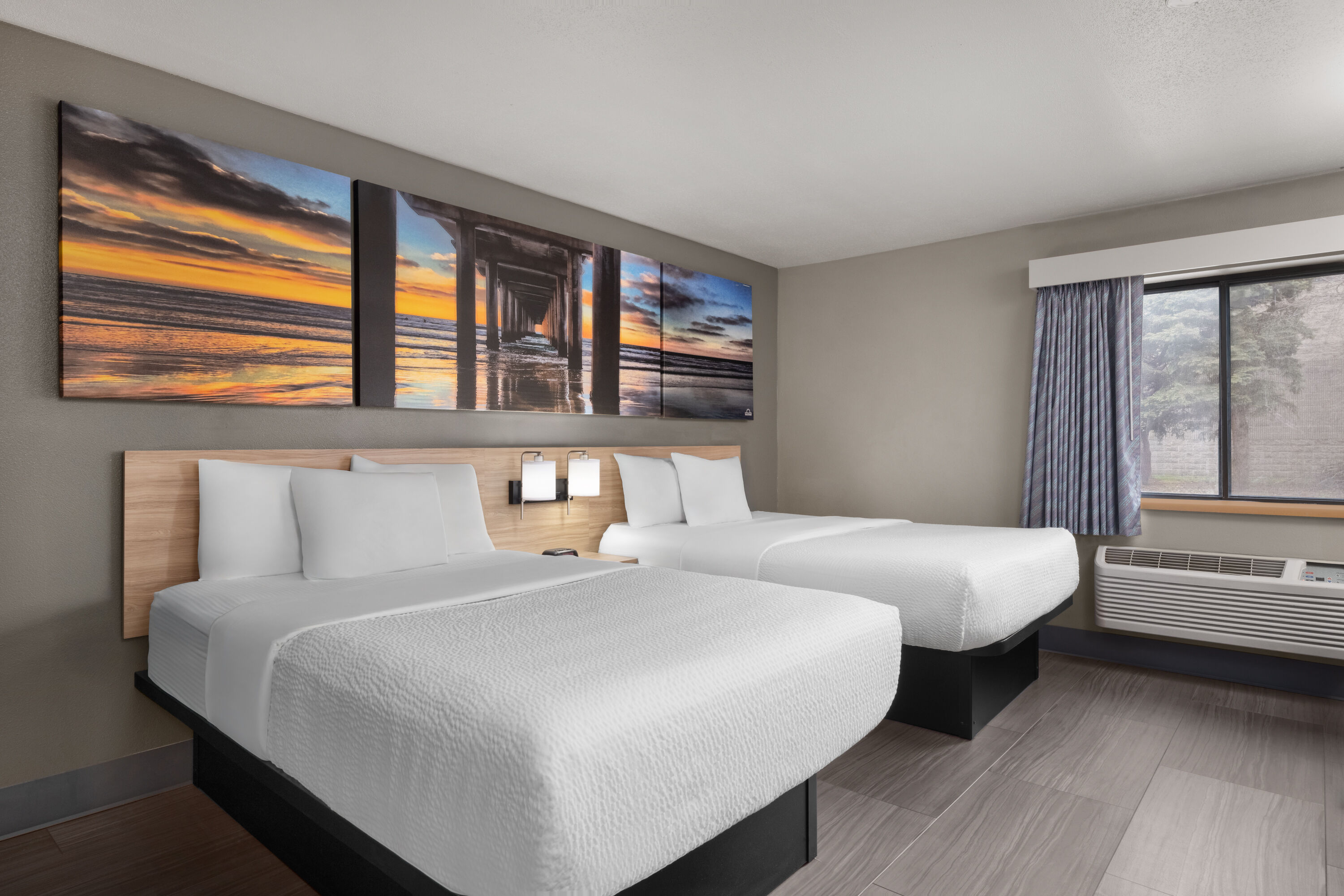 Guest room at the La Quinta Inn by Wyndham Milwaukee Airport / Oak Creek in Oak Creek, Wisconsin