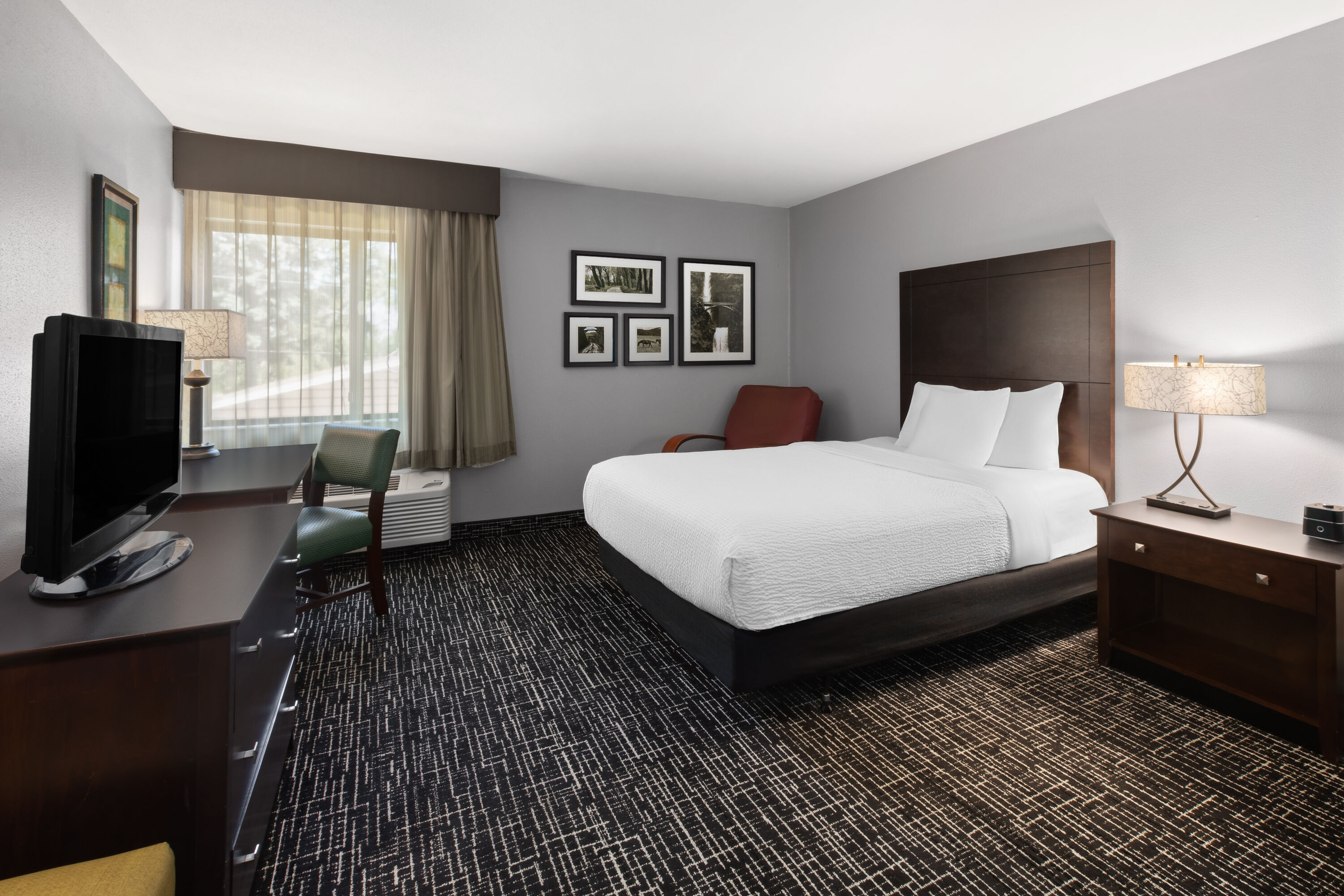 Guest room at the La Quinta Inn by Wyndham Sheboygan in Sheboygan, Wisconsin