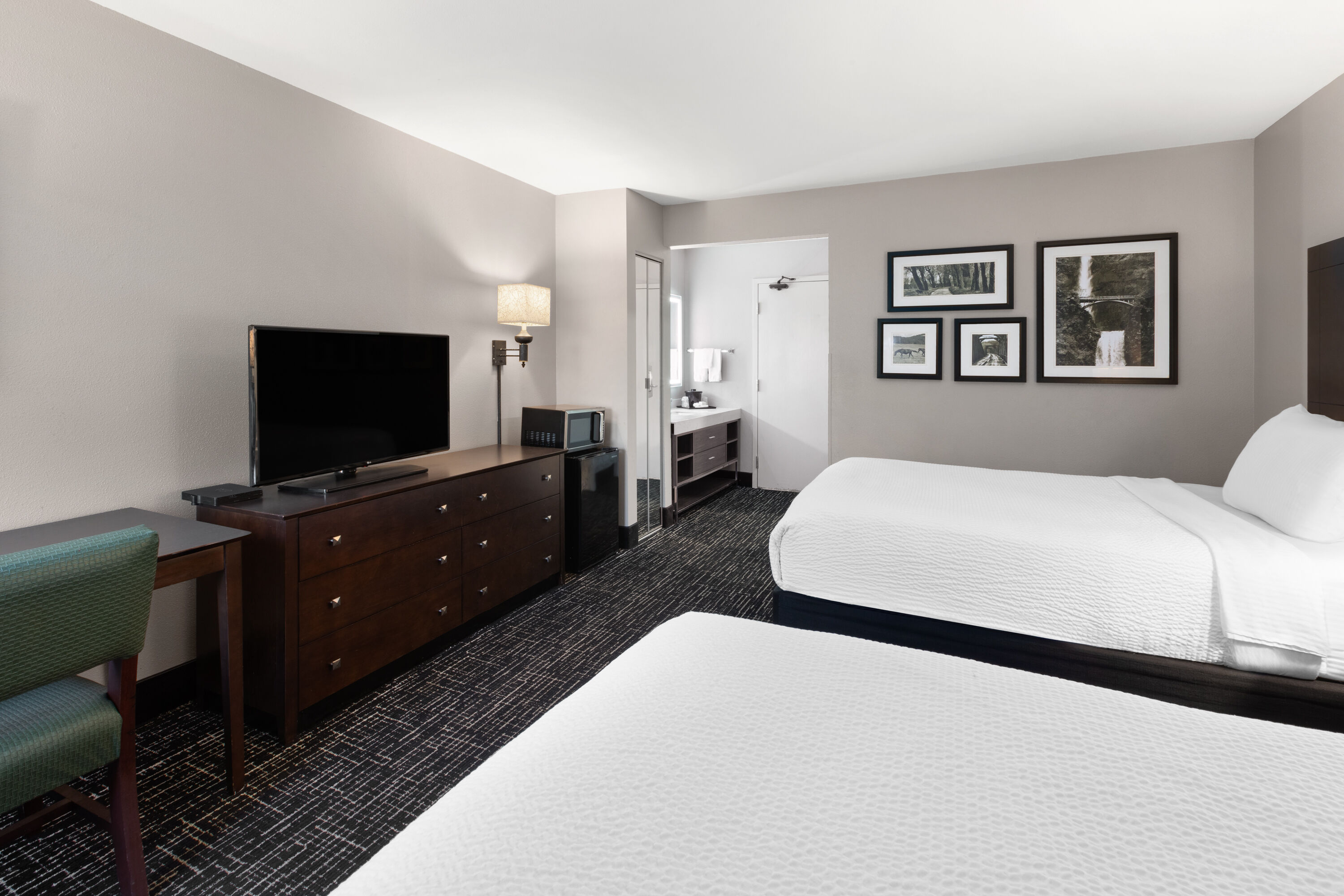 Guest room at the La Quinta Inn by Wyndham Sheboygan in Sheboygan, Wisconsin
