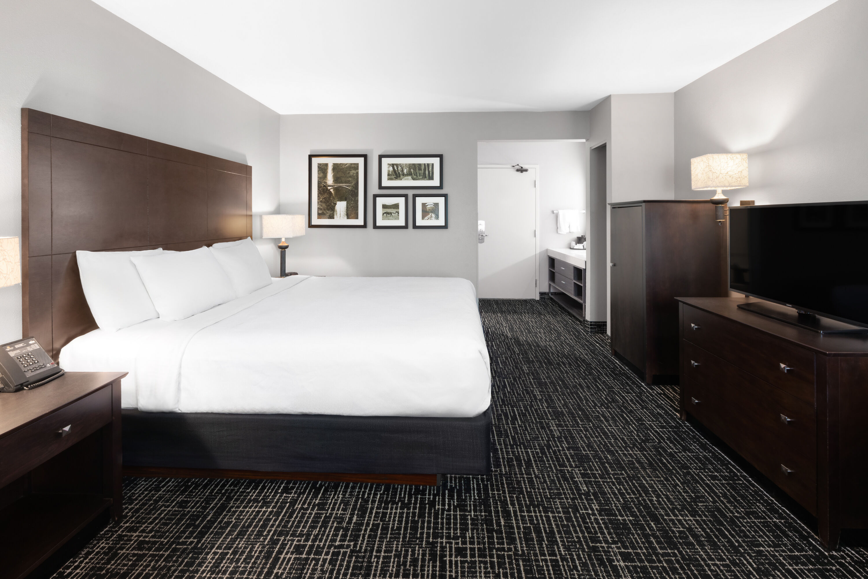 Guest room at the La Quinta Inn by Wyndham Sheboygan in Sheboygan, Wisconsin