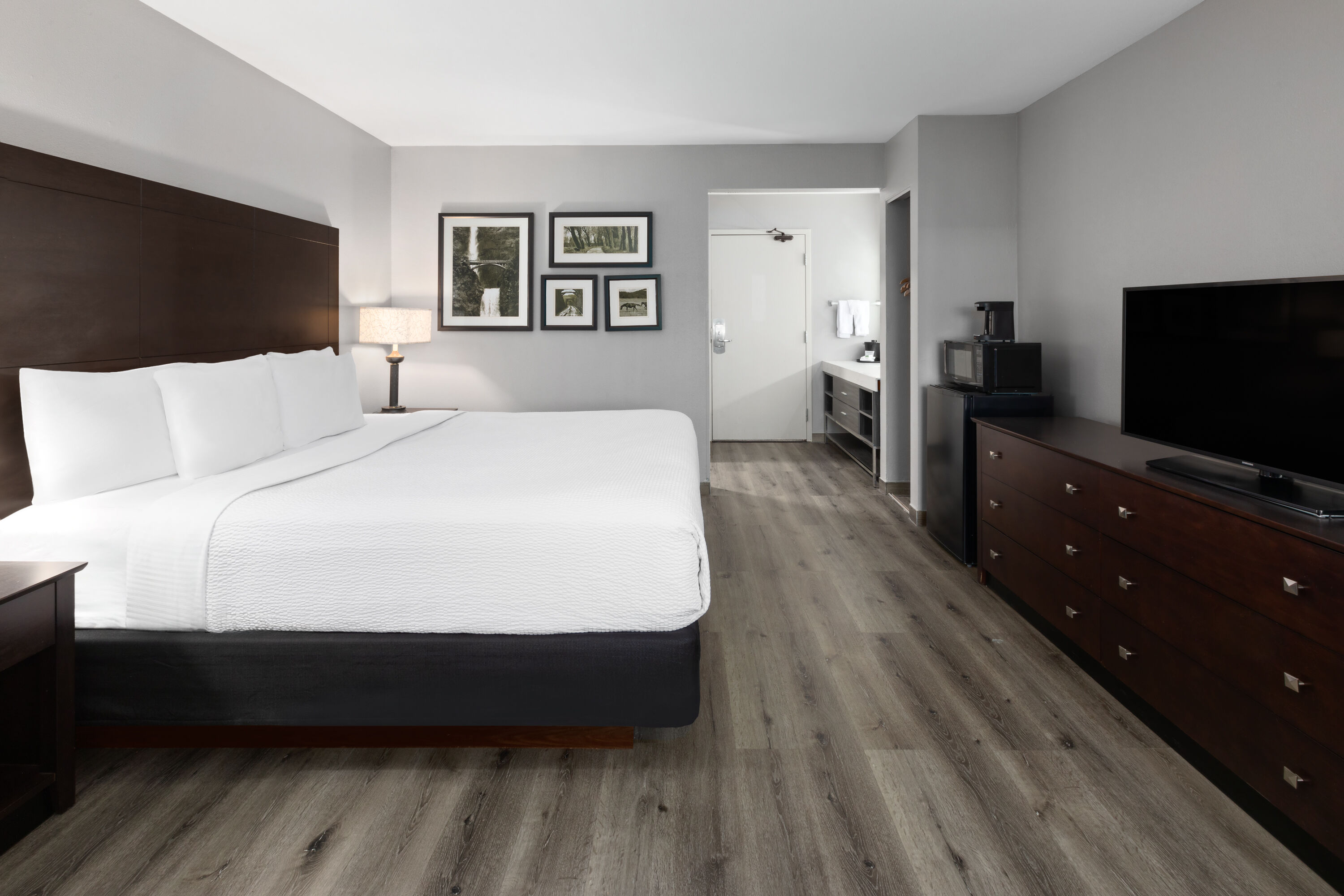 Guest room at the La Quinta Inn by Wyndham Sheboygan in Sheboygan, Wisconsin