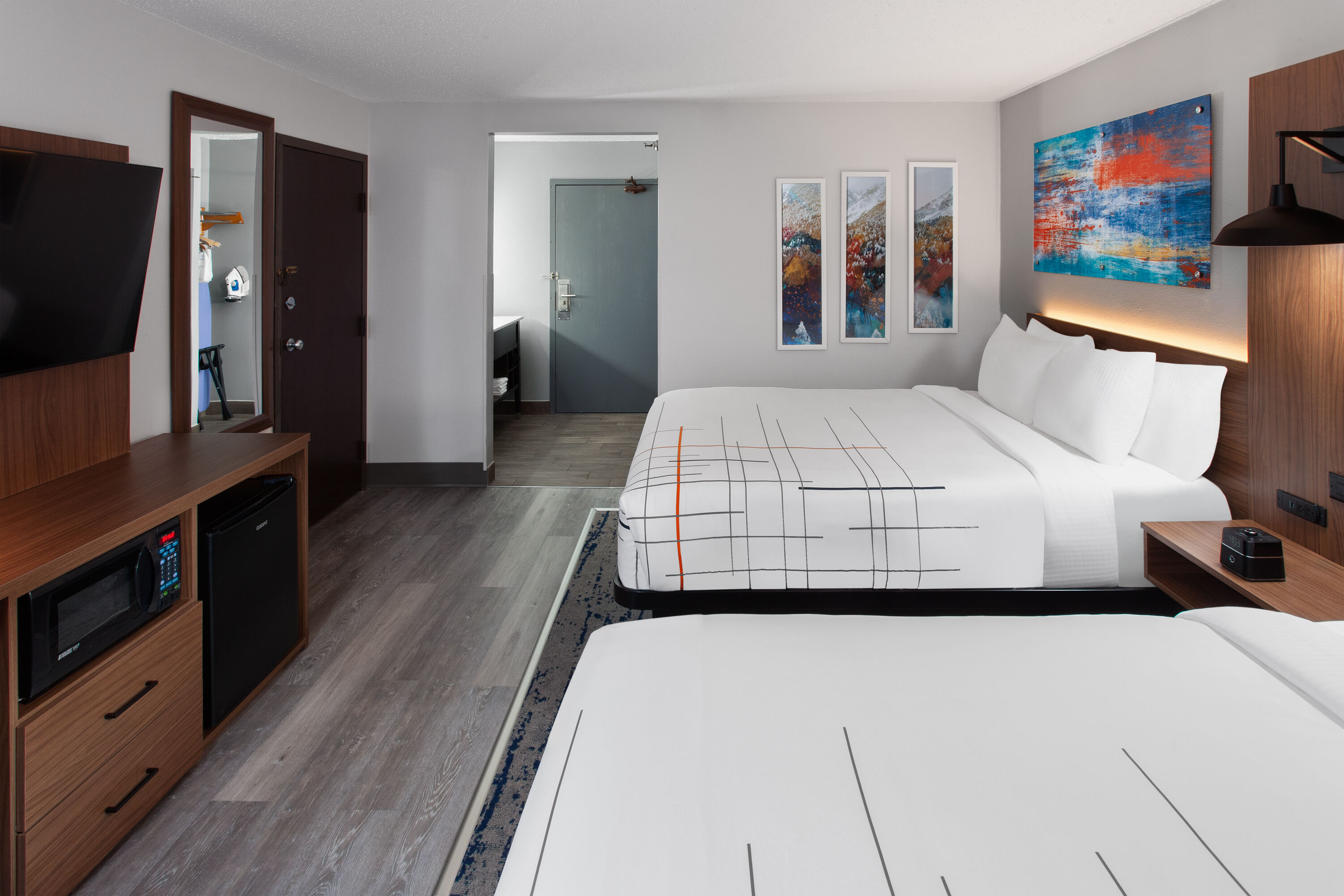 Double bed guest room at the La Quinta Inn by Wyndham Wausau in Wausau, Wisconsin