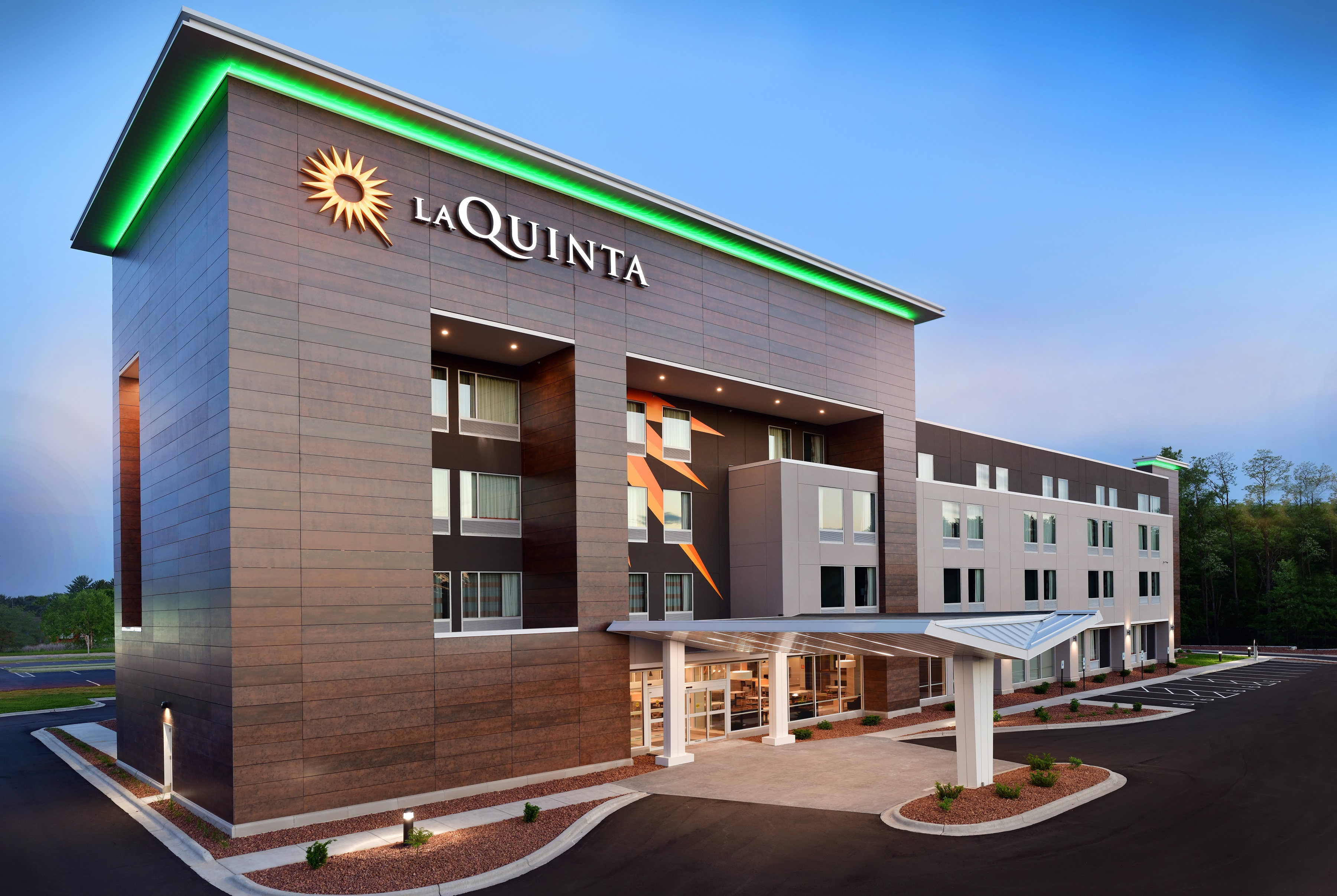 La Quinta Inn Suites By Wyndham Wisconsin Dells Wisconsin Dells Wi Hotels