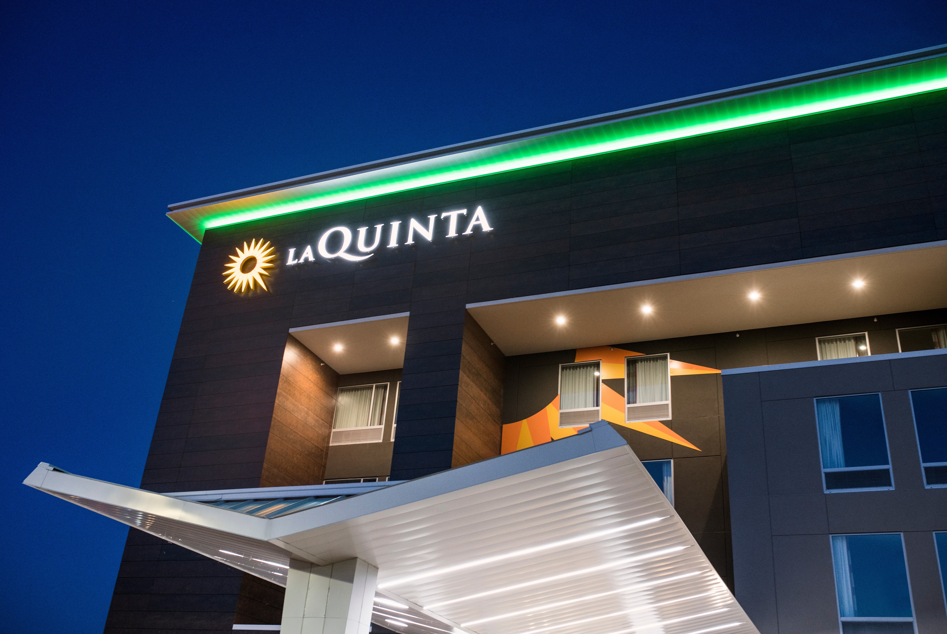 Exterior of La Quinta Inn & Ste by Wyndham Wisconsin Dells- Lake Delton hotel in Wisconsin Dells, Wisconsin