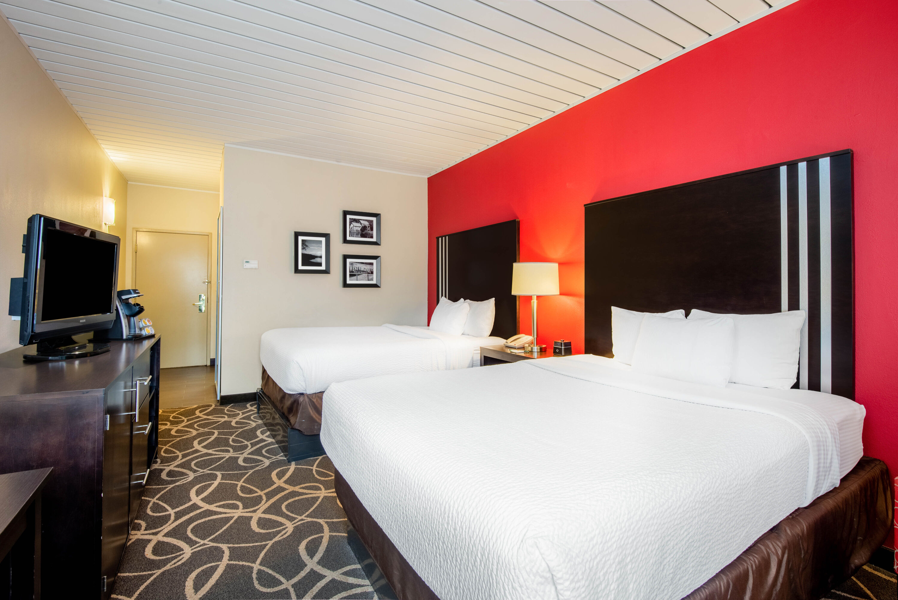 Guest room at the La Quinta Inn & Suites by Wyndham Elkview - Charleston NE in Elkview, West Virginia