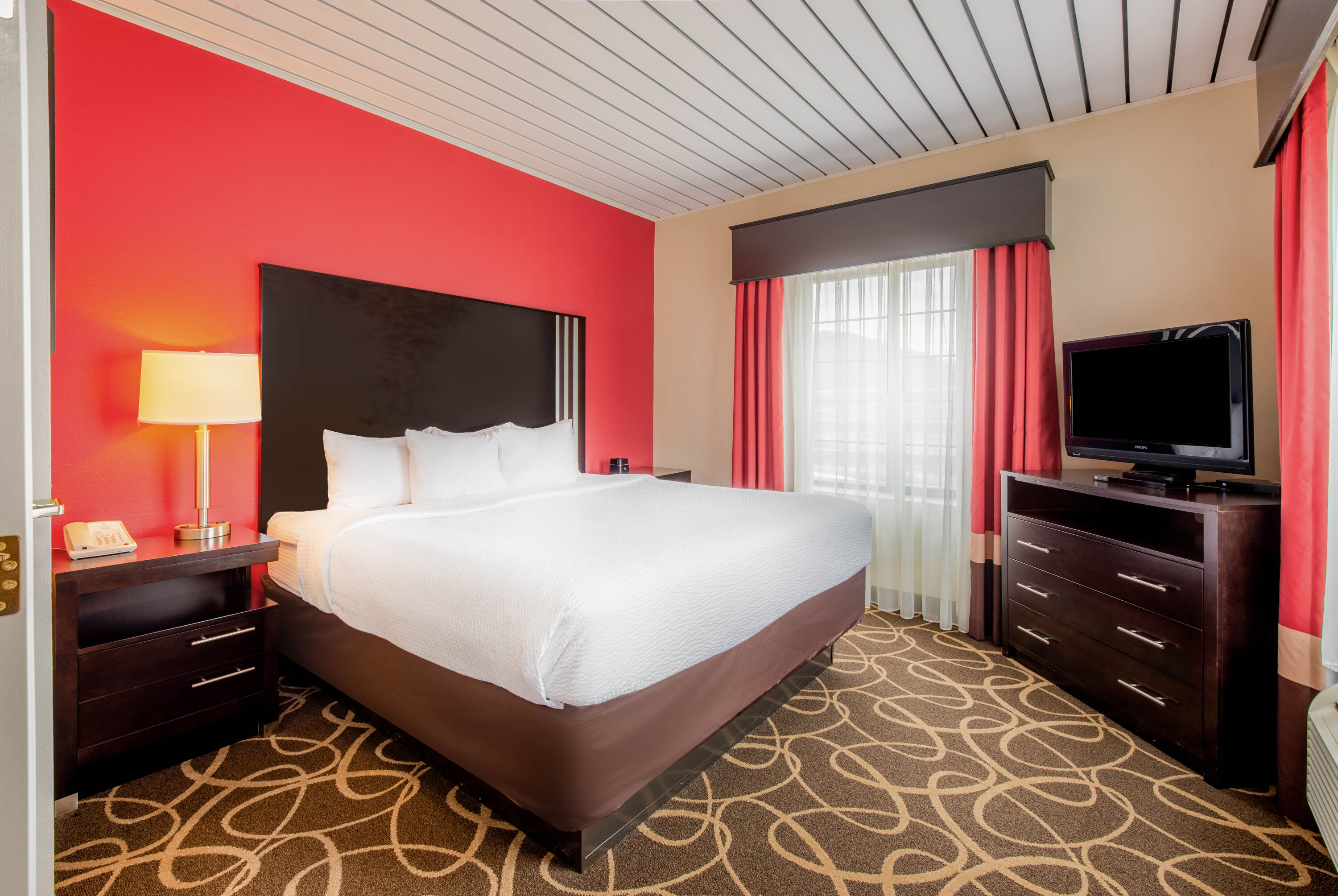 La Quinta Inn & Suites by Wyndham Elkview - Charleston NE suite in Elkview, West Virginia