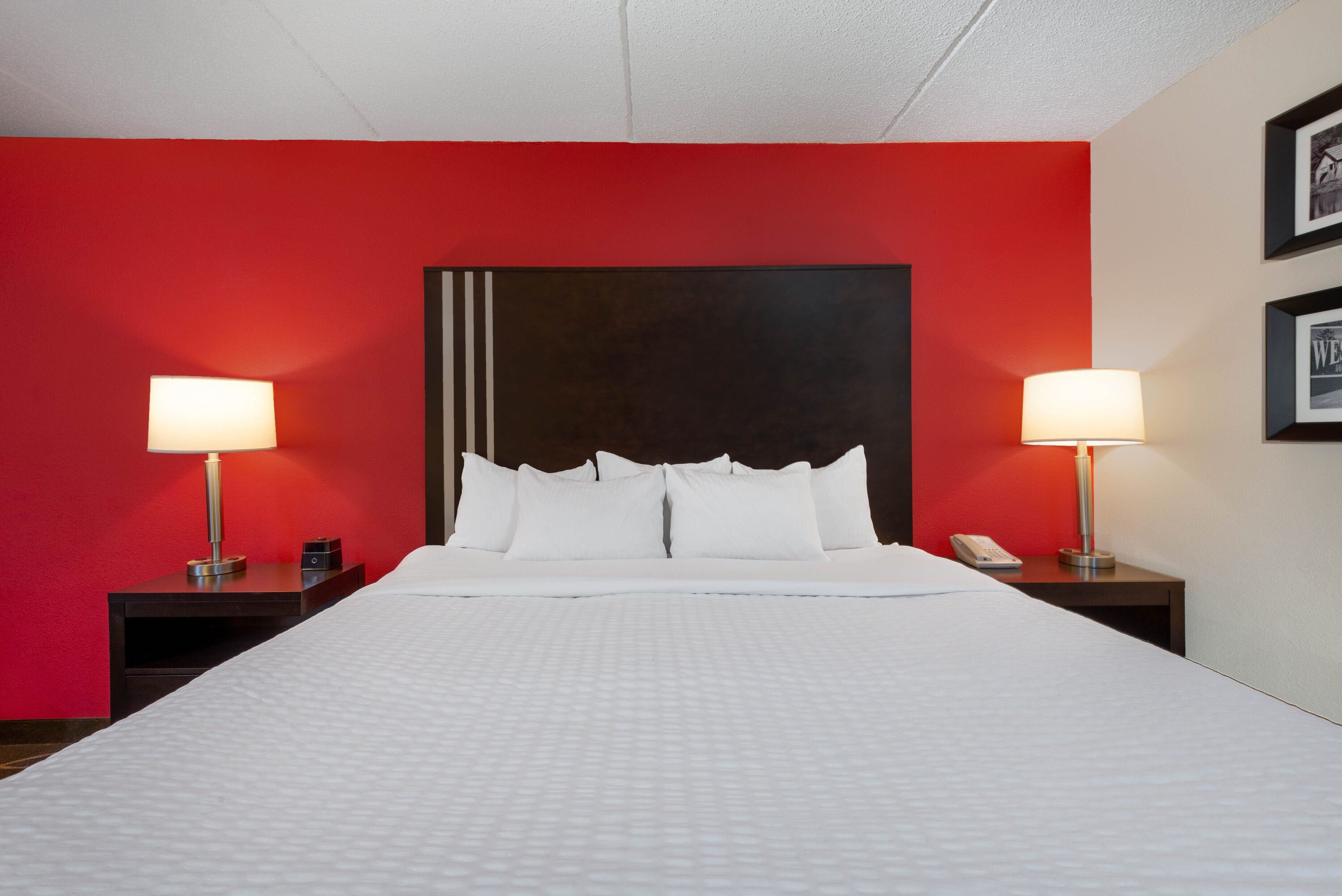 Guest room feature at the La Quinta Inn & Suites Summersville/New River National Park in Summersville, West Virginia