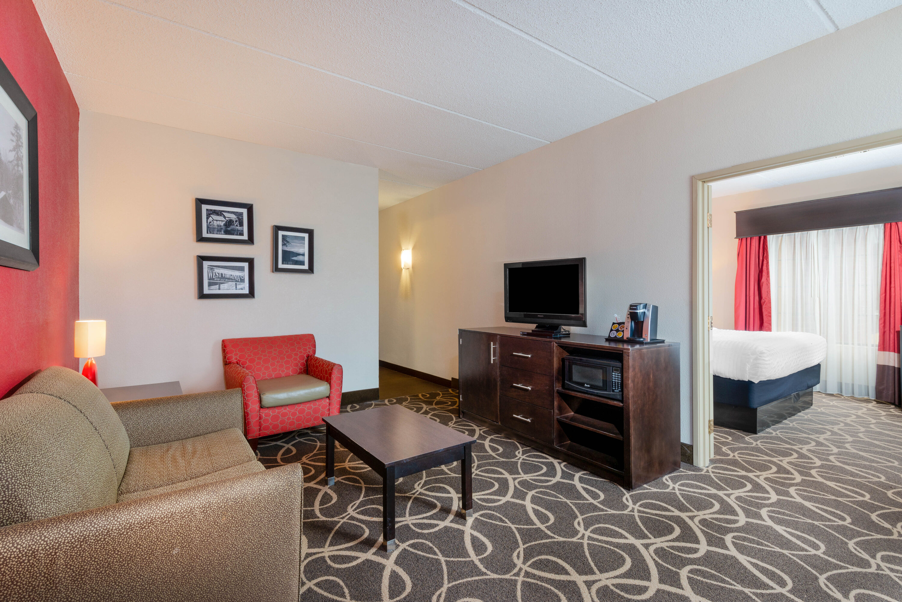 La Quinta Inn & Suites Summersville/New River National Park suite in Summersville, West Virginia