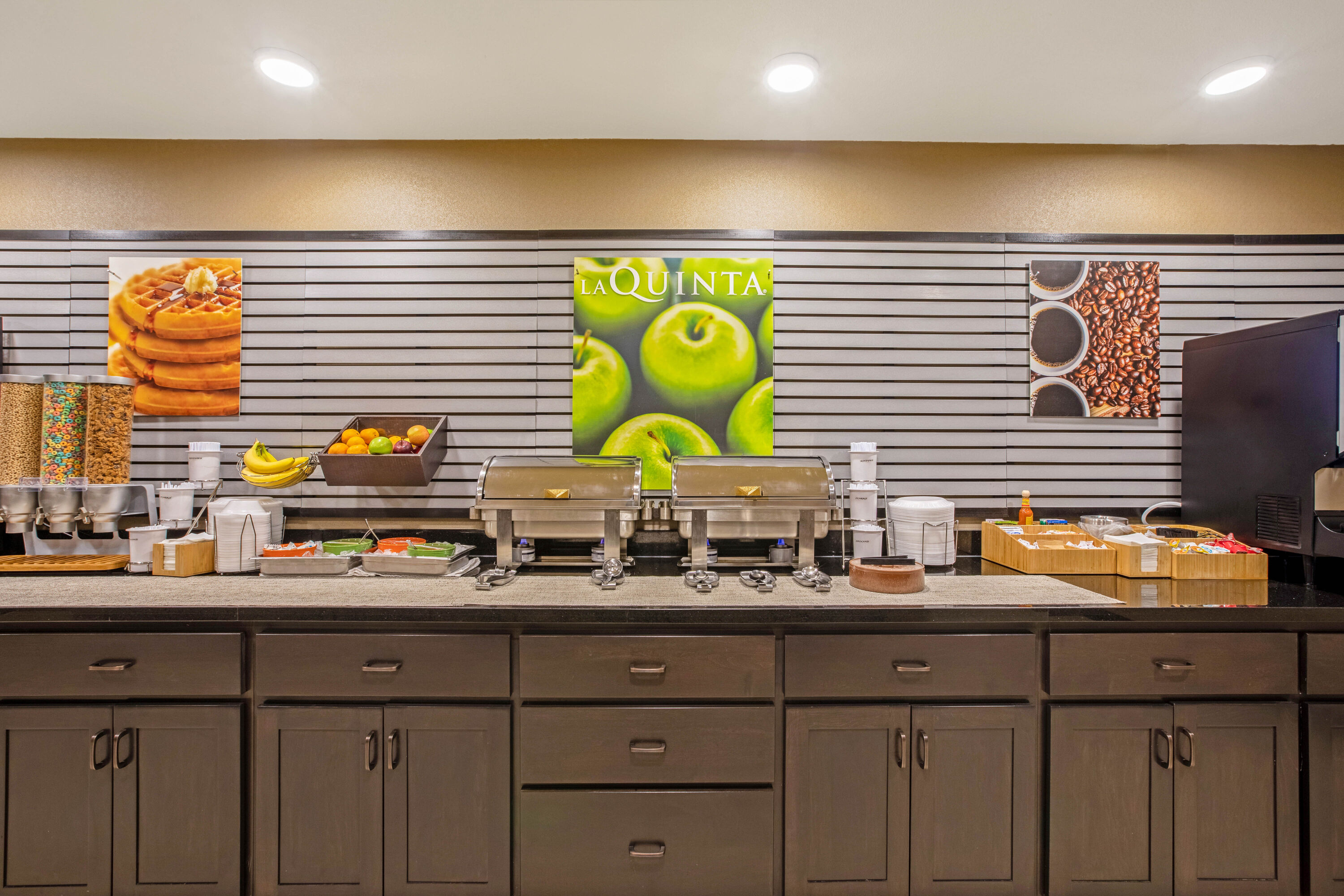 Free breakfast at La Quinta Inn & Suites by Wyndham Gillette in Gillette, Wyoming