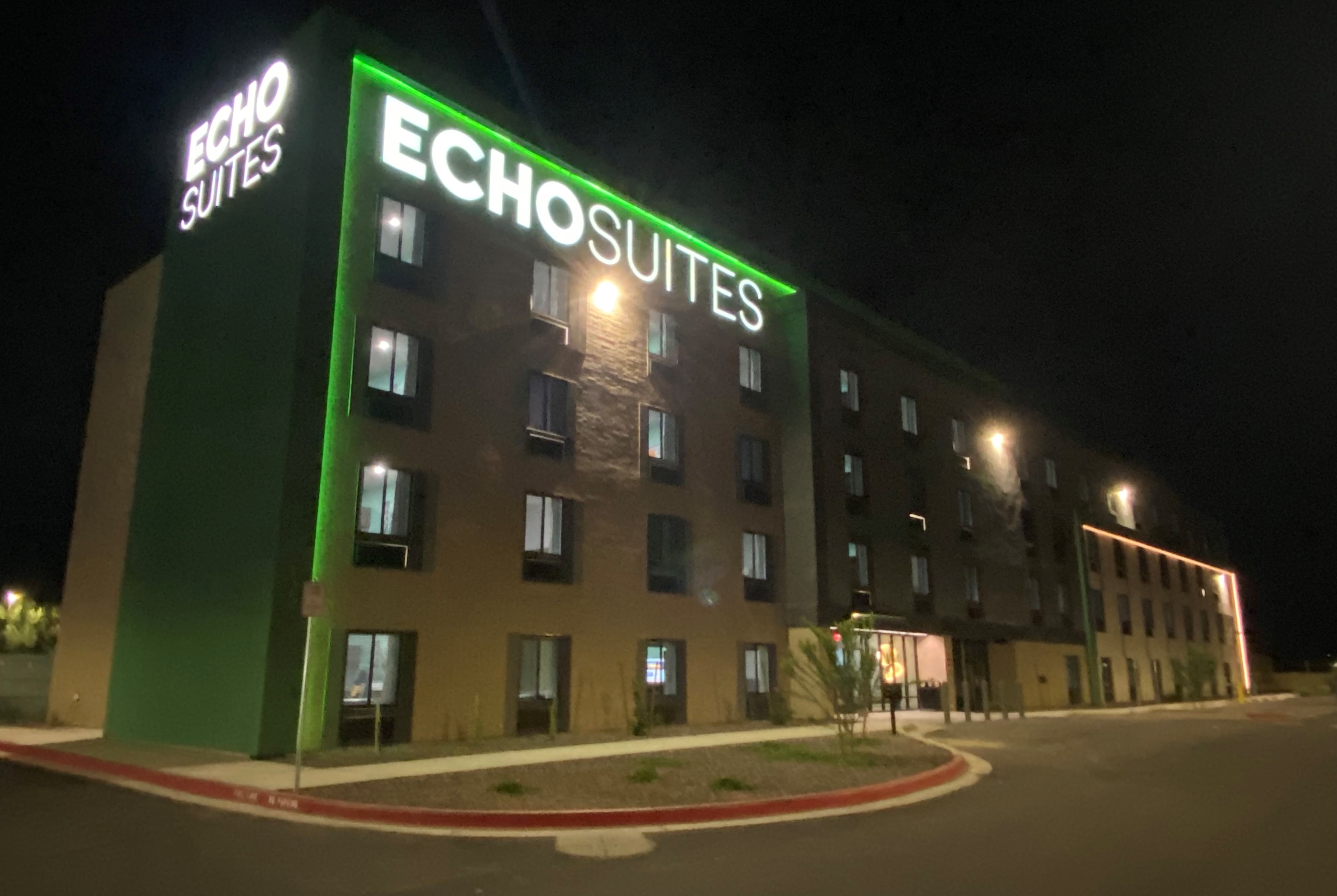 Exterior of ECHO Suites Extended Stay by Wyndham Phoenix-Peoria/Glendale hotel in Peoria, Arizona