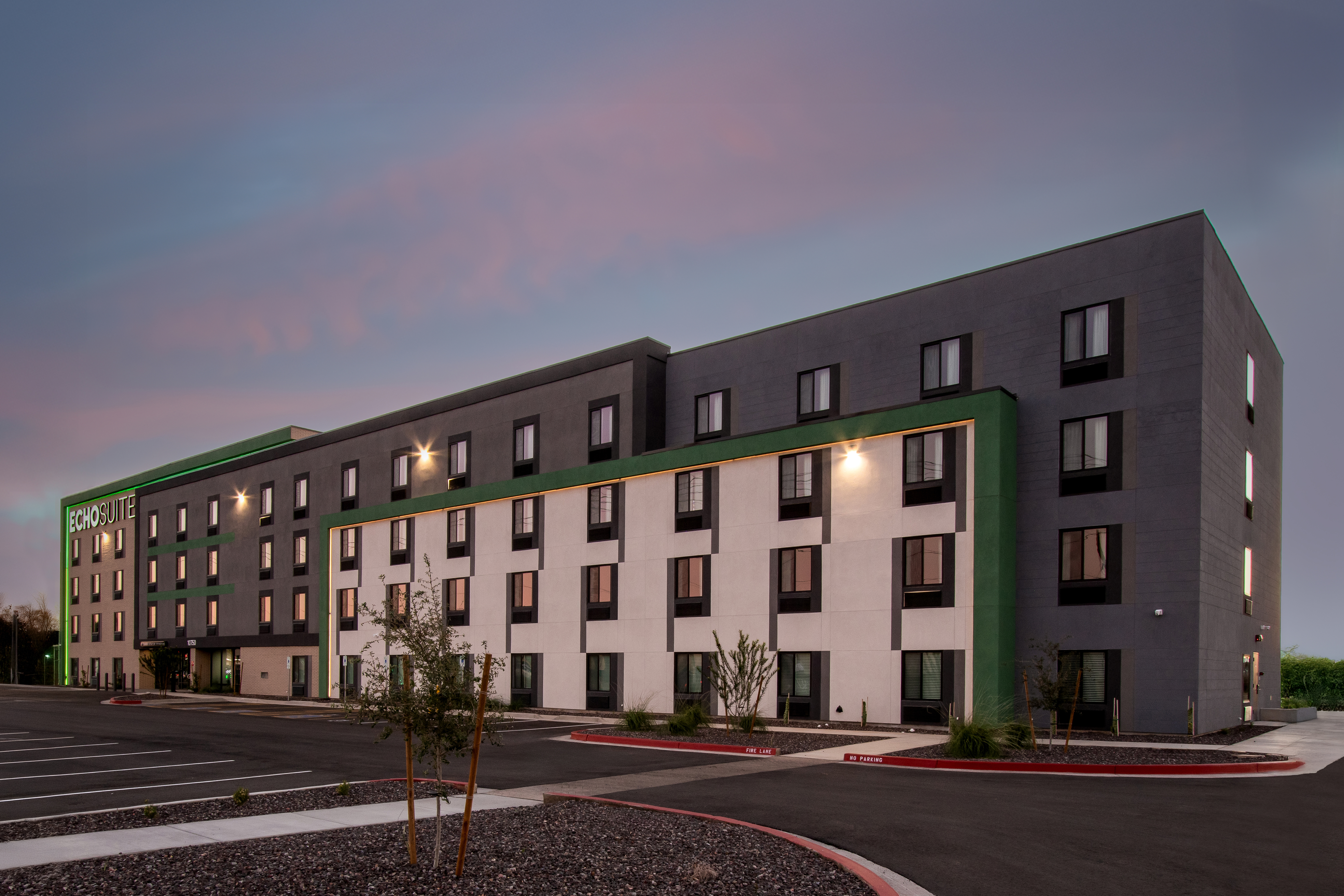 Exterior of ECHO Suites Extended Stay by Wyndham Phoenix-Peoria/Glendale hotel in Peoria, Arizona