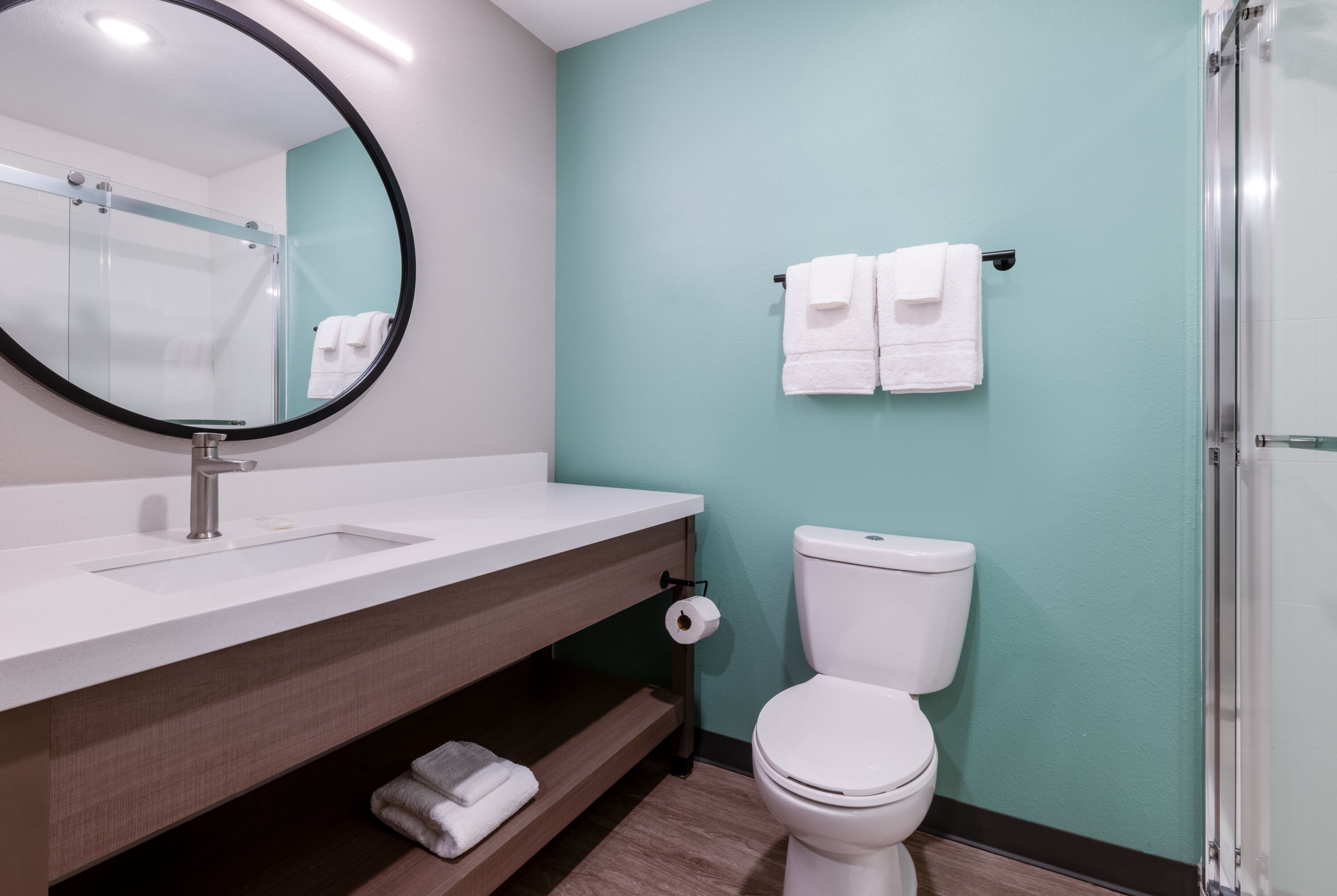 Guest room bath at the ECHO Suites Phoenix-Peoria/Glendale - Opening Late 2025 in Peoria, Arizona