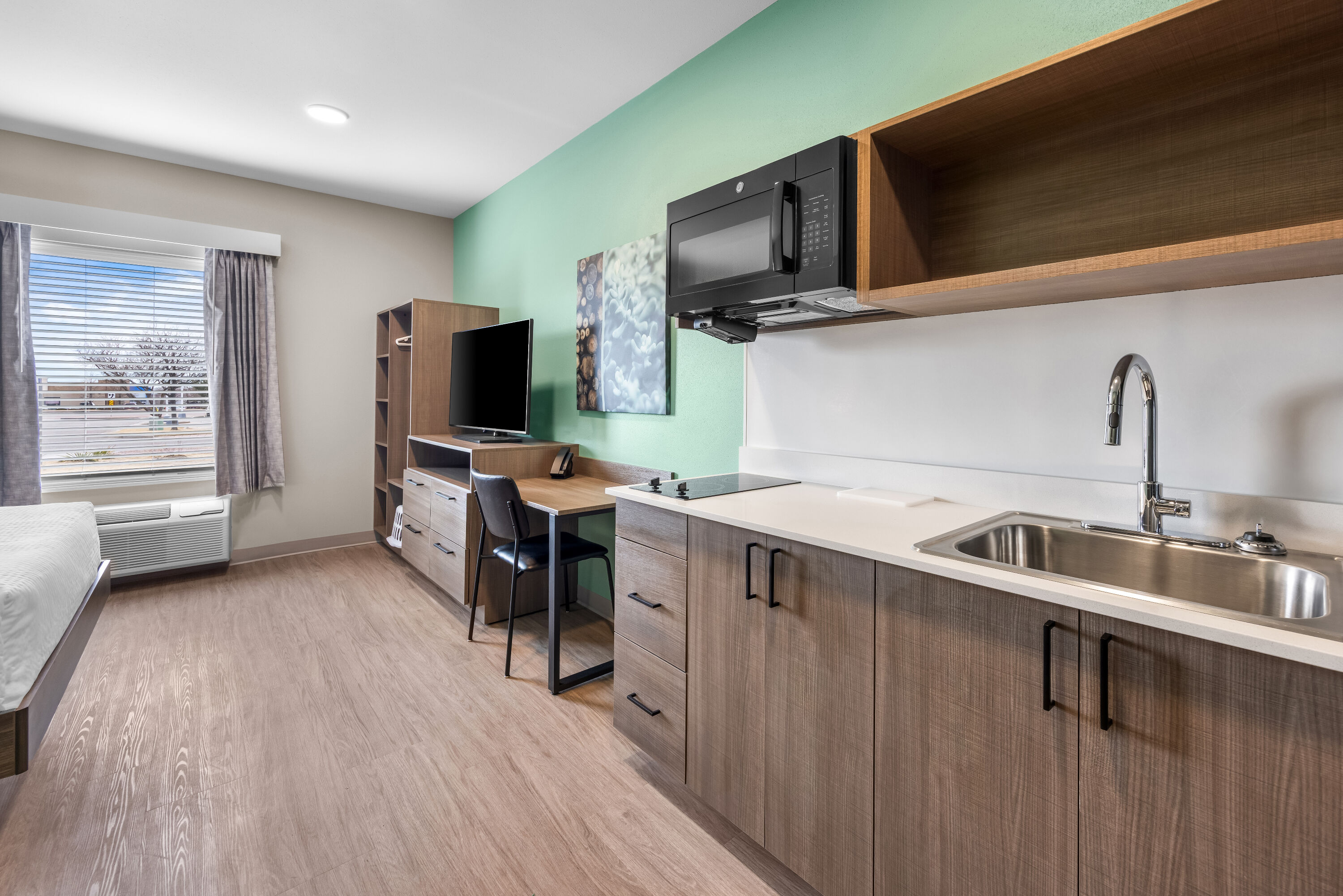 ECHO Suites Extended Stay by Wyndham Colorado Springs Airpt suite in Colorado Springs, Colorado